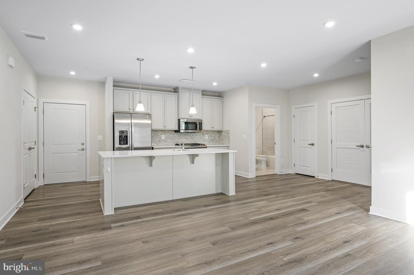 46294 MOUNT MILSTEAD TER #303, STERLING, Virginia 20164, 2 Bedrooms Bedrooms, ,2 BathroomsBathrooms,Residential,For sale,46294 MOUNT MILSTEAD TER #303,VALO2114062 MLS # VALO2114062