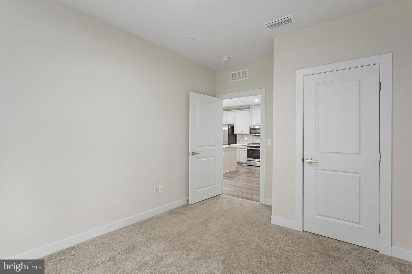 46294 MOUNT MILSTEAD TER #303, STERLING, Virginia 20164, 2 Bedrooms Bedrooms, ,2 BathroomsBathrooms,Residential,For sale,46294 MOUNT MILSTEAD TER #303,VALO2114062 MLS # VALO2114062