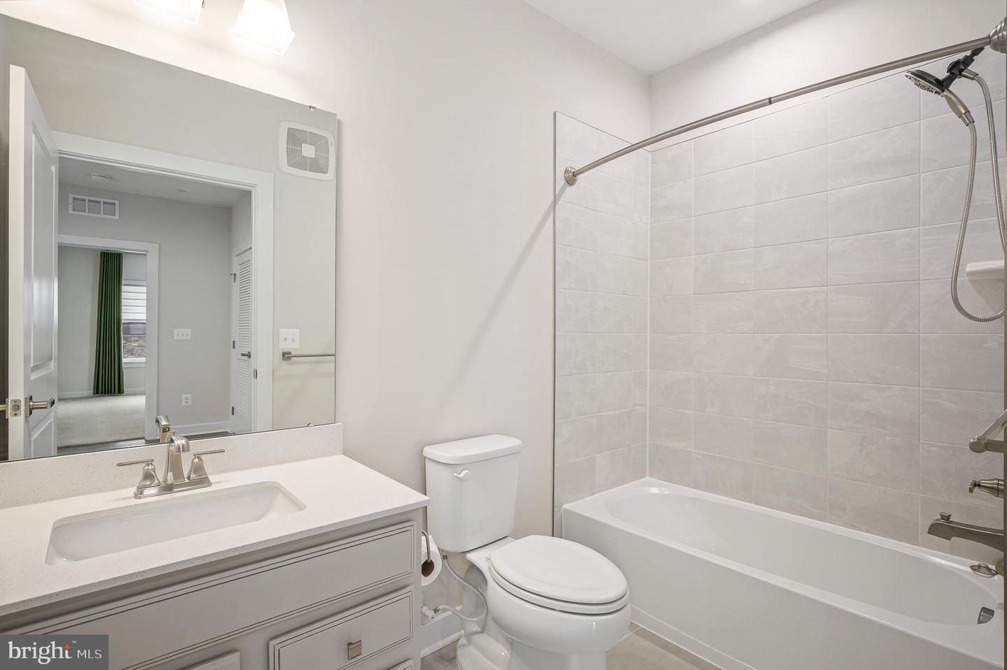 46294 MOUNT MILSTEAD TER #303, STERLING, Virginia 20164, 2 Bedrooms Bedrooms, ,2 BathroomsBathrooms,Residential,For sale,46294 MOUNT MILSTEAD TER #303,VALO2114062 MLS # VALO2114062