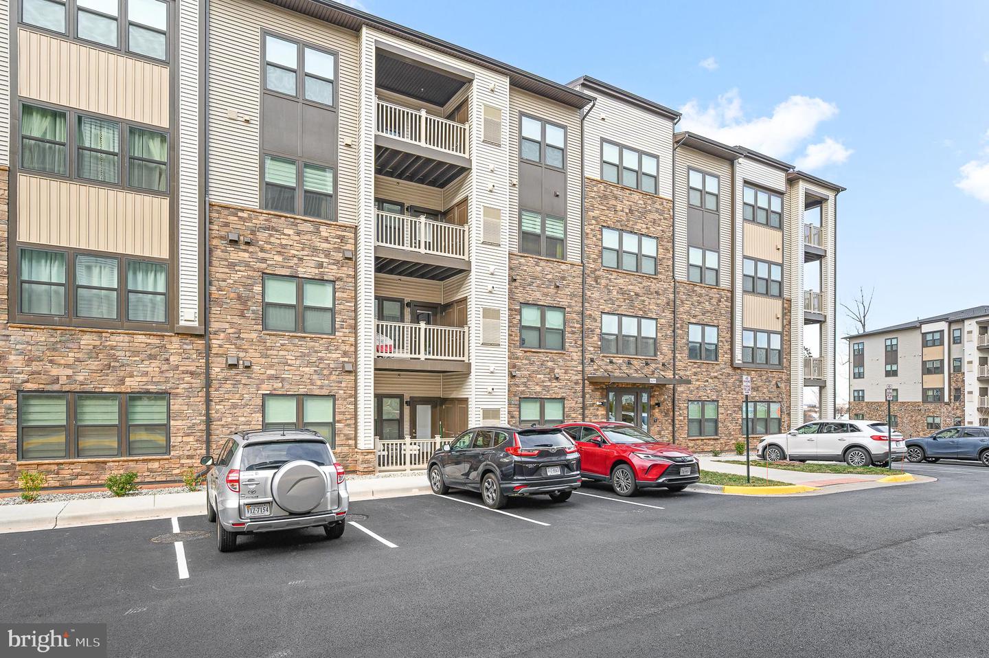 46294 MOUNT MILSTEAD TER #303, STERLING, Virginia 20164, 2 Bedrooms Bedrooms, ,2 BathroomsBathrooms,Residential,For sale,46294 MOUNT MILSTEAD TER #303,VALO2114062 MLS # VALO2114062