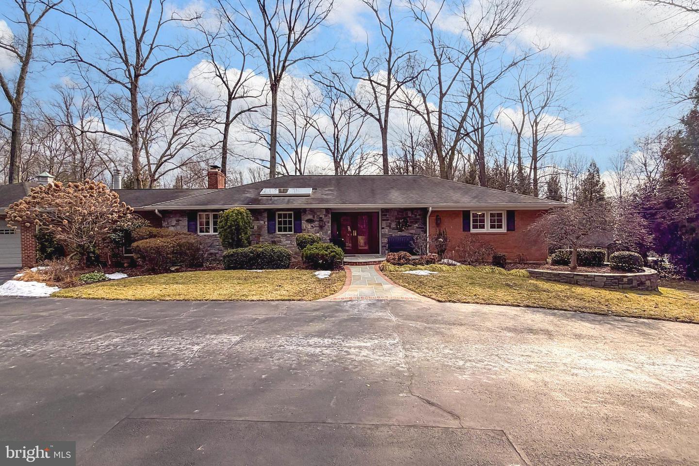 7509 WALTON LN, ANNANDALE, Virginia 22003, 4 Bedrooms Bedrooms, ,3 BathroomsBathrooms,Residential,For sale,7509 WALTON LN,VAFX2286002 MLS # VAFX2286002