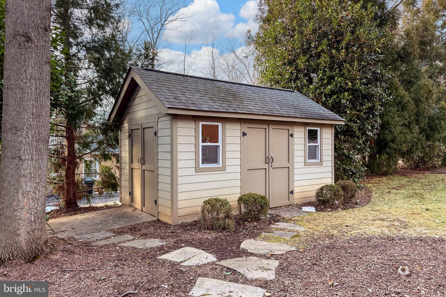 7509 WALTON LN, ANNANDALE, Virginia 22003, 4 Bedrooms Bedrooms, ,3 BathroomsBathrooms,Residential,For sale,7509 WALTON LN,VAFX2286002 MLS # VAFX2286002