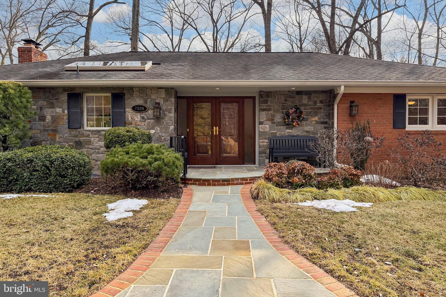 7509 WALTON LN, ANNANDALE, Virginia 22003, 4 Bedrooms Bedrooms, ,3 BathroomsBathrooms,Residential,For sale,7509 WALTON LN,VAFX2286002 MLS # VAFX2286002