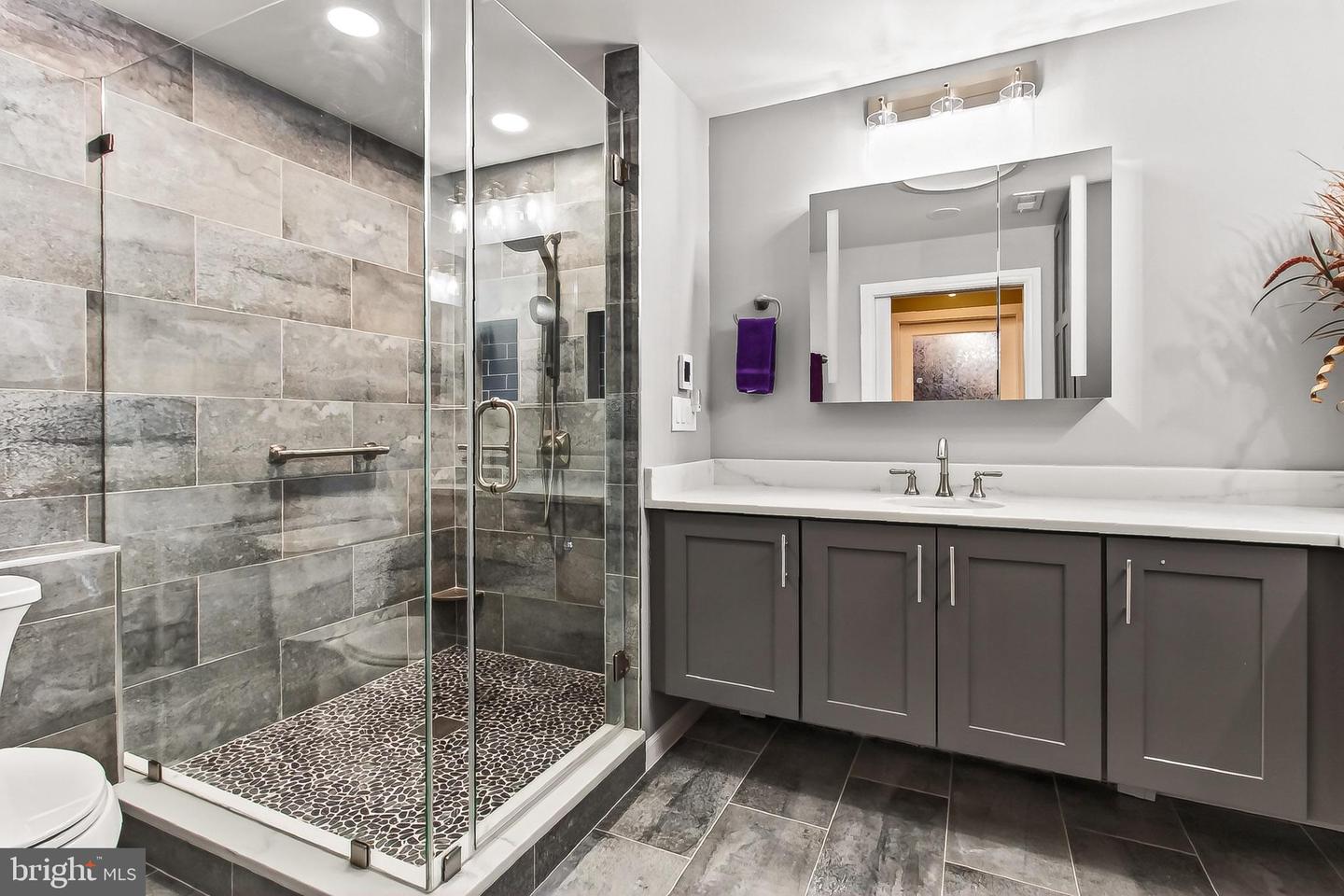 7509 WALTON LN, ANNANDALE, Virginia 22003, 4 Bedrooms Bedrooms, ,3 BathroomsBathrooms,Residential,For sale,7509 WALTON LN,VAFX2286002 MLS # VAFX2286002