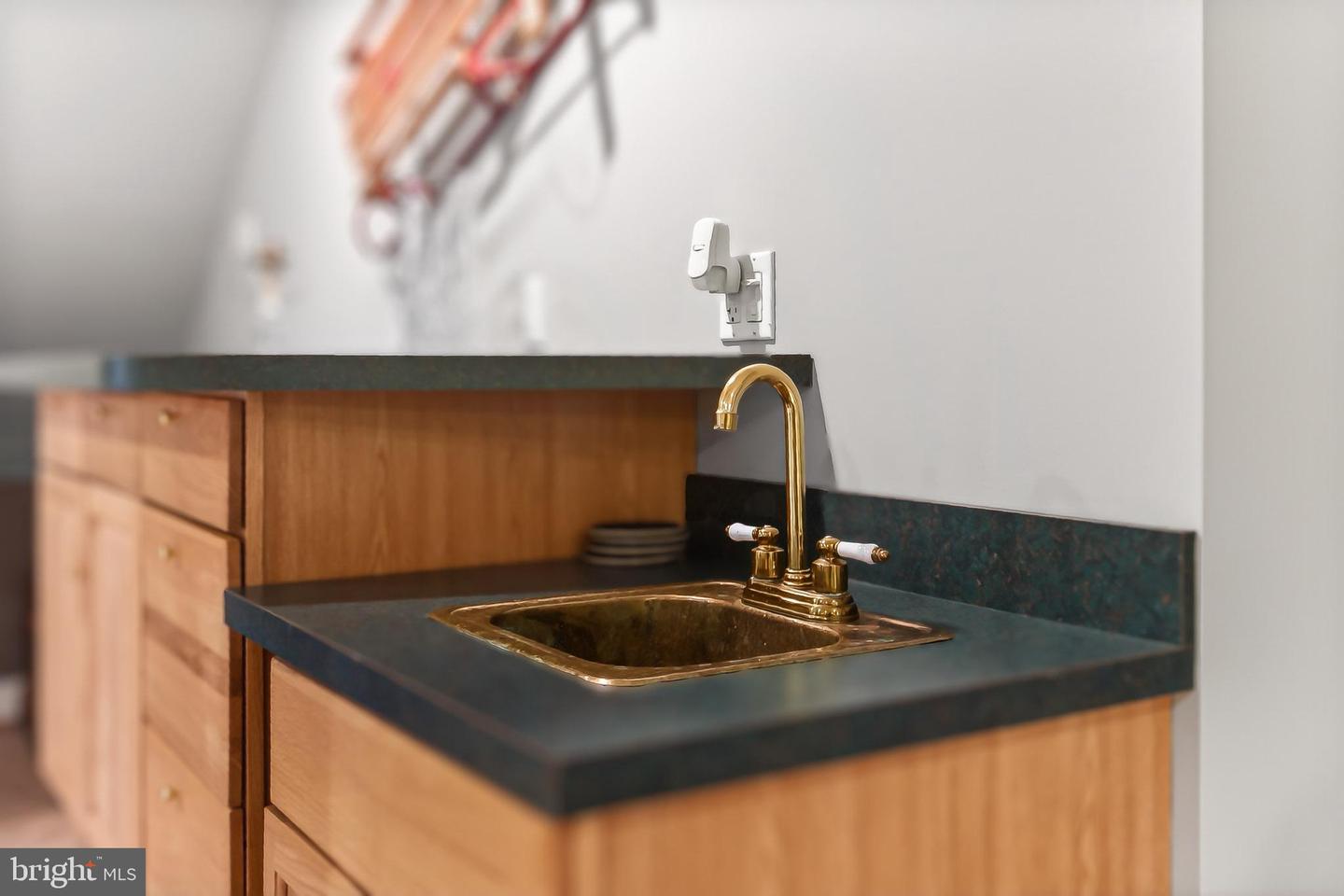 7509 WALTON LN, ANNANDALE, Virginia 22003, 4 Bedrooms Bedrooms, ,3 BathroomsBathrooms,Residential,For sale,7509 WALTON LN,VAFX2286002 MLS # VAFX2286002