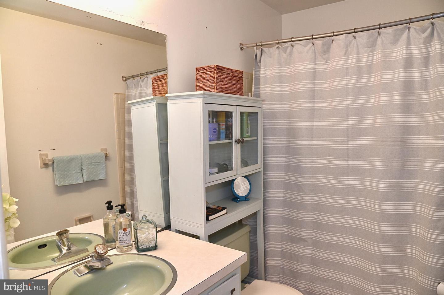 10009 LAURAN PL, NOKESVILLE, Virginia 20181, 4 Bedrooms Bedrooms, 7 Rooms Rooms,3 BathroomsBathrooms,Residential,For sale,10009 LAURAN PL,VAPW2110668 MLS # VAPW2110668