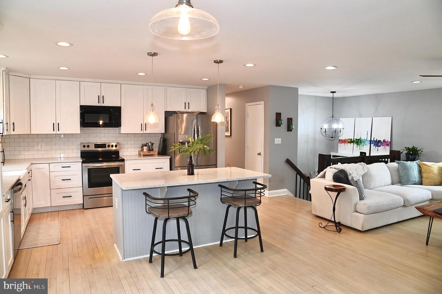 10009 LAURAN PL, NOKESVILLE, Virginia 20181, 4 Bedrooms Bedrooms, 7 Rooms Rooms,3 BathroomsBathrooms,Residential,For sale,10009 LAURAN PL,VAPW2110668 MLS # VAPW2110668