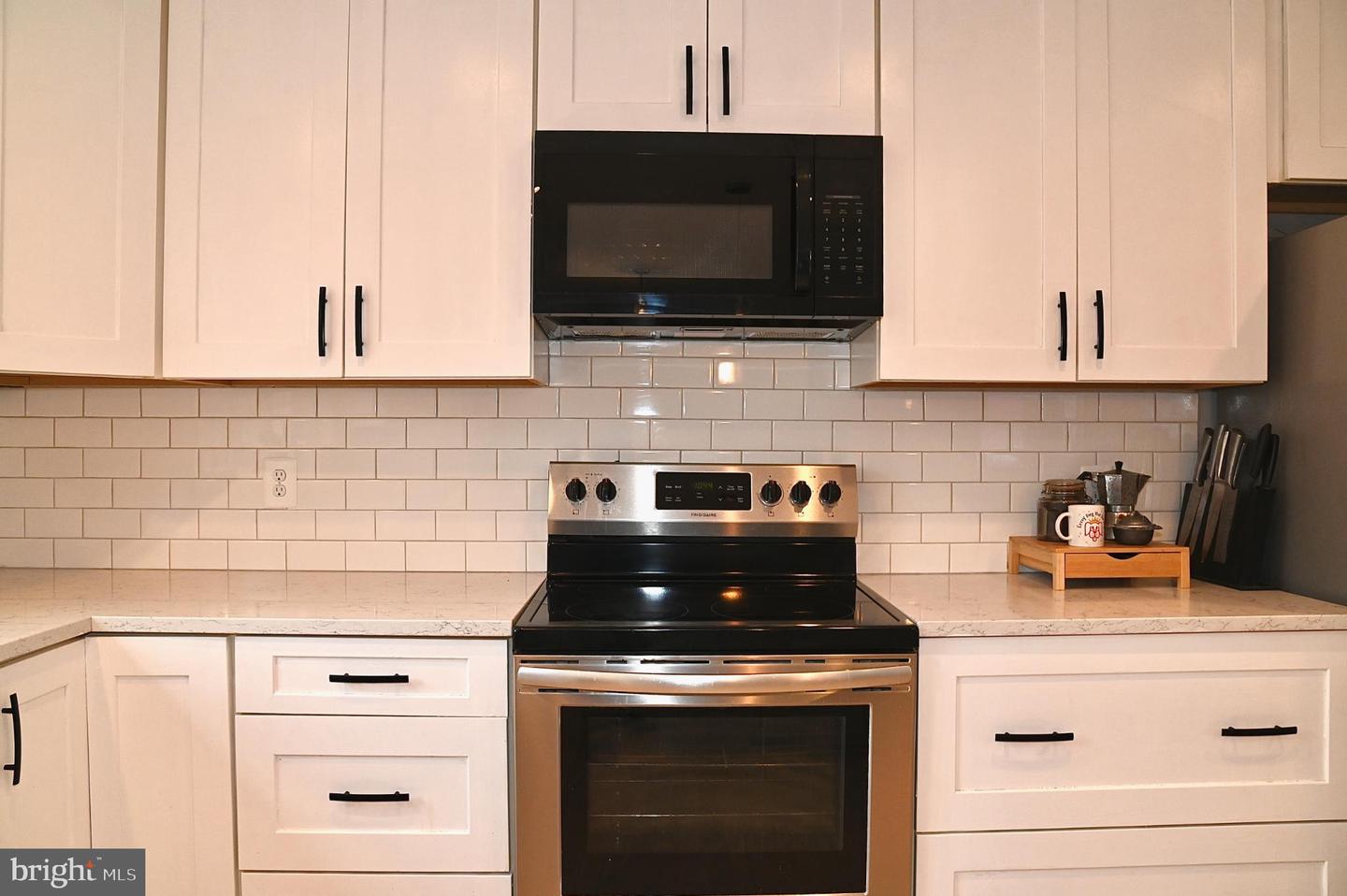 10009 LAURAN PL, NOKESVILLE, Virginia 20181, 4 Bedrooms Bedrooms, 7 Rooms Rooms,3 BathroomsBathrooms,Residential,For sale,10009 LAURAN PL,VAPW2110668 MLS # VAPW2110668