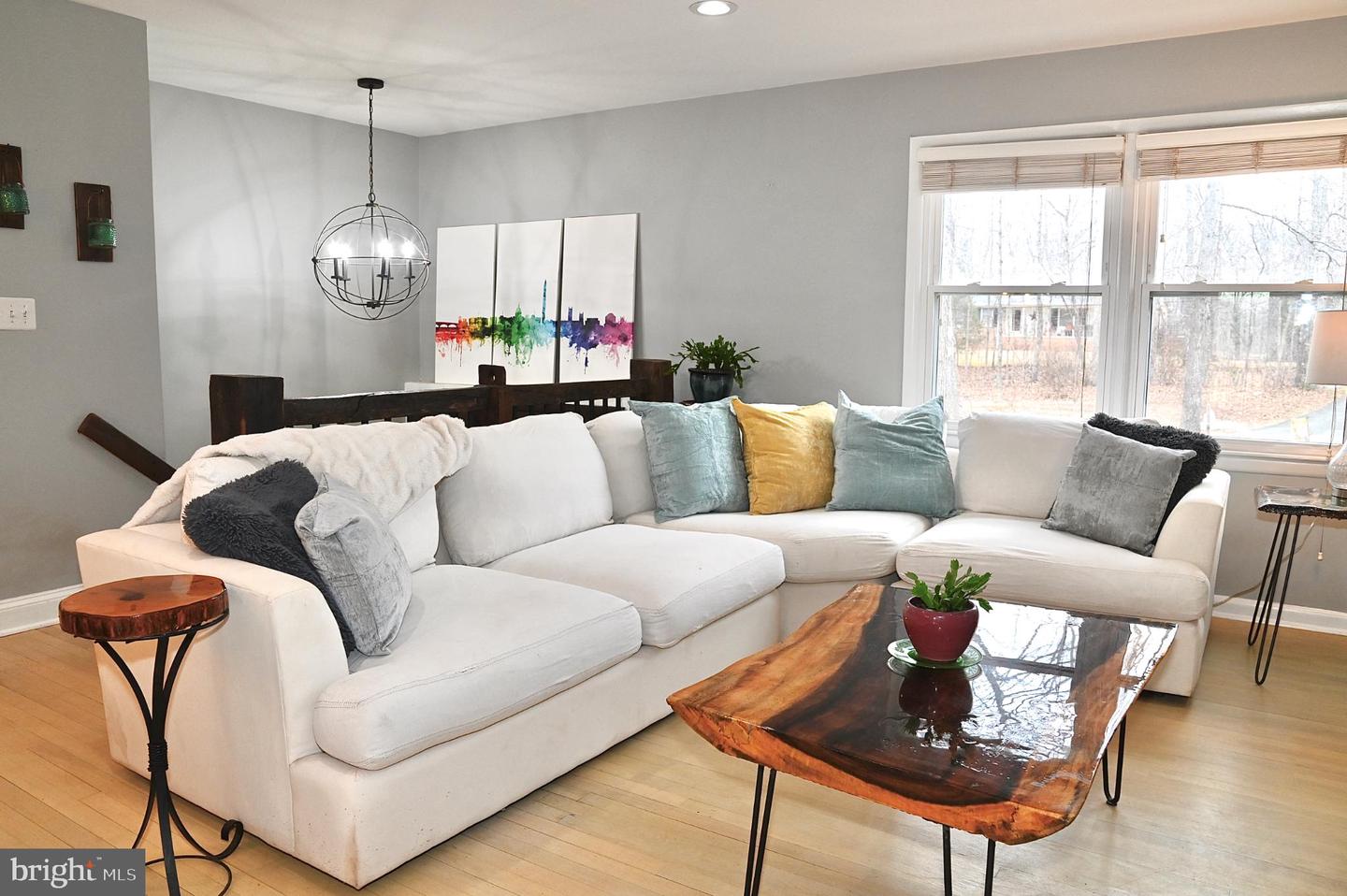 10009 LAURAN PL, NOKESVILLE, Virginia 20181, 4 Bedrooms Bedrooms, 7 Rooms Rooms,3 BathroomsBathrooms,Residential,For sale,10009 LAURAN PL,VAPW2110668 MLS # VAPW2110668