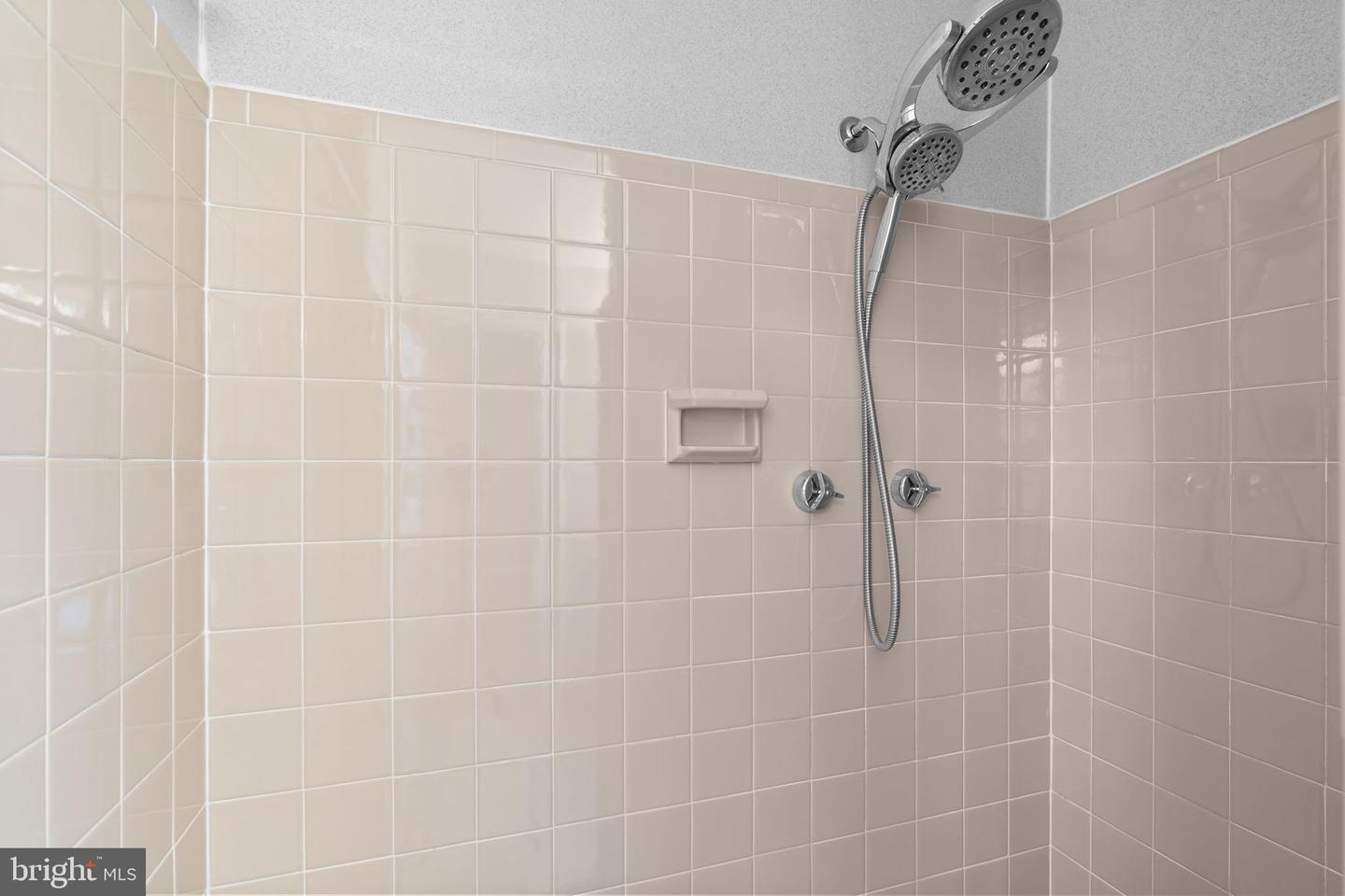 7515 FAIRWOOD LN, FALLS CHURCH, Virginia 22046, 3 Bedrooms Bedrooms, ,2 BathroomsBathrooms,Residential,For sale,7515 FAIRWOOD LN,VAFX2286822 MLS # VAFX2286822