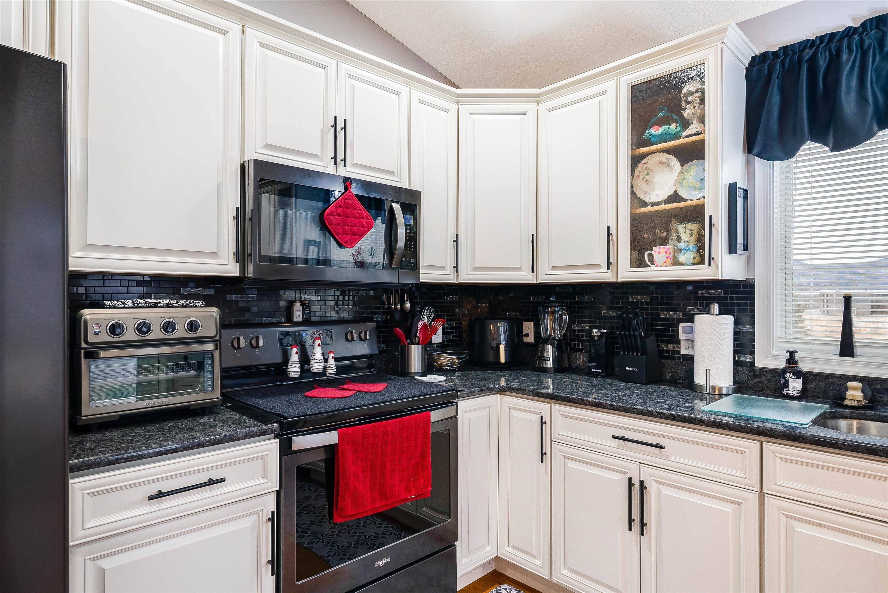 14572 DOWNEY KNOLLS DR, ELKTON, Virginia 22827, 2 Bedrooms Bedrooms, ,2 BathroomsBathrooms,Residential,14572 DOWNEY KNOLLS DR,673673 MLS # 673673