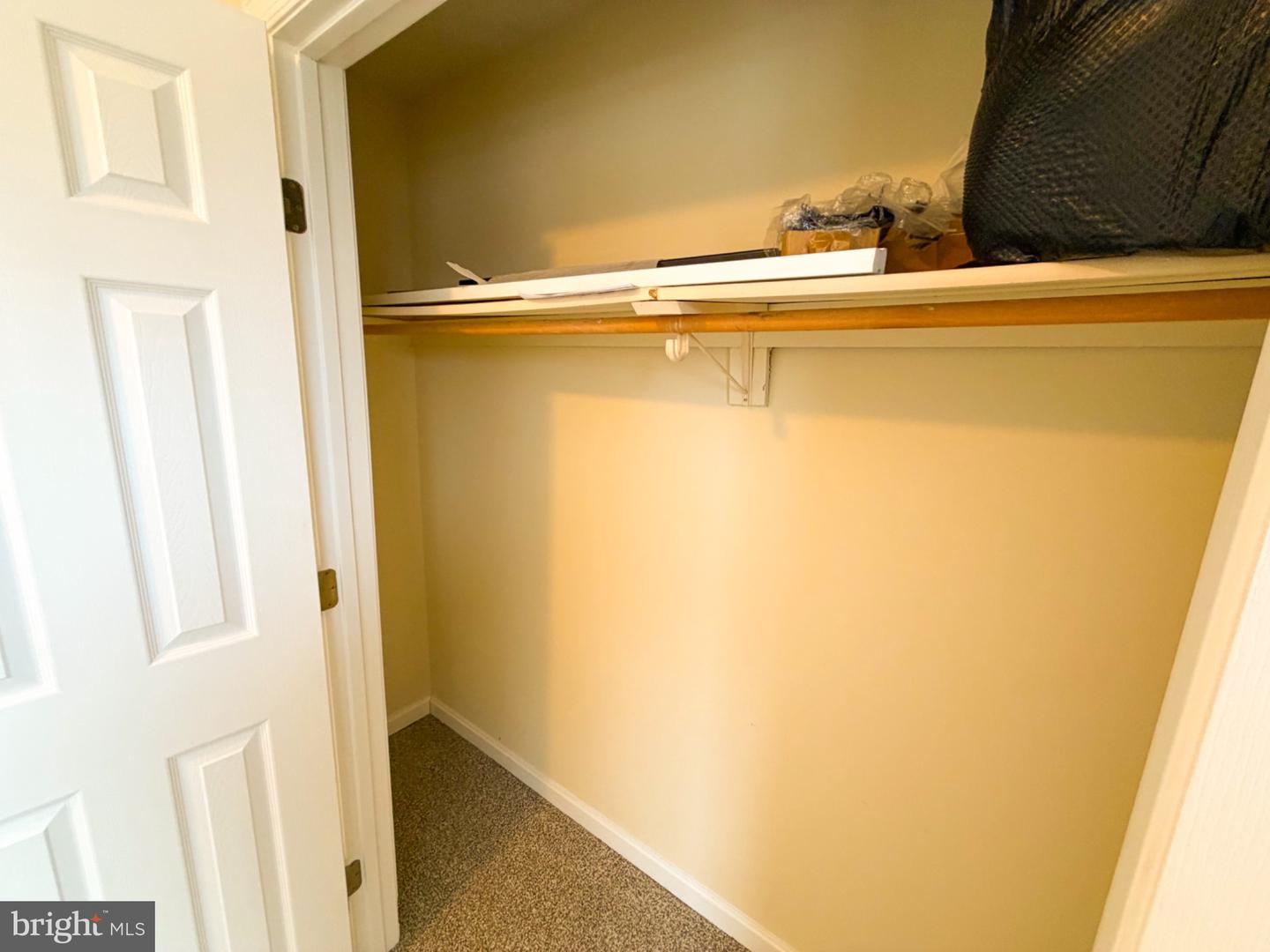 1292 OX RD #F-9, WOODSTOCK, Virginia 22664, 2 Bedrooms Bedrooms, 7 Rooms Rooms,2 BathroomsBathrooms,Residential,For sale,1292 OX RD #F-9,VASH2013452 MLS # VASH2013452