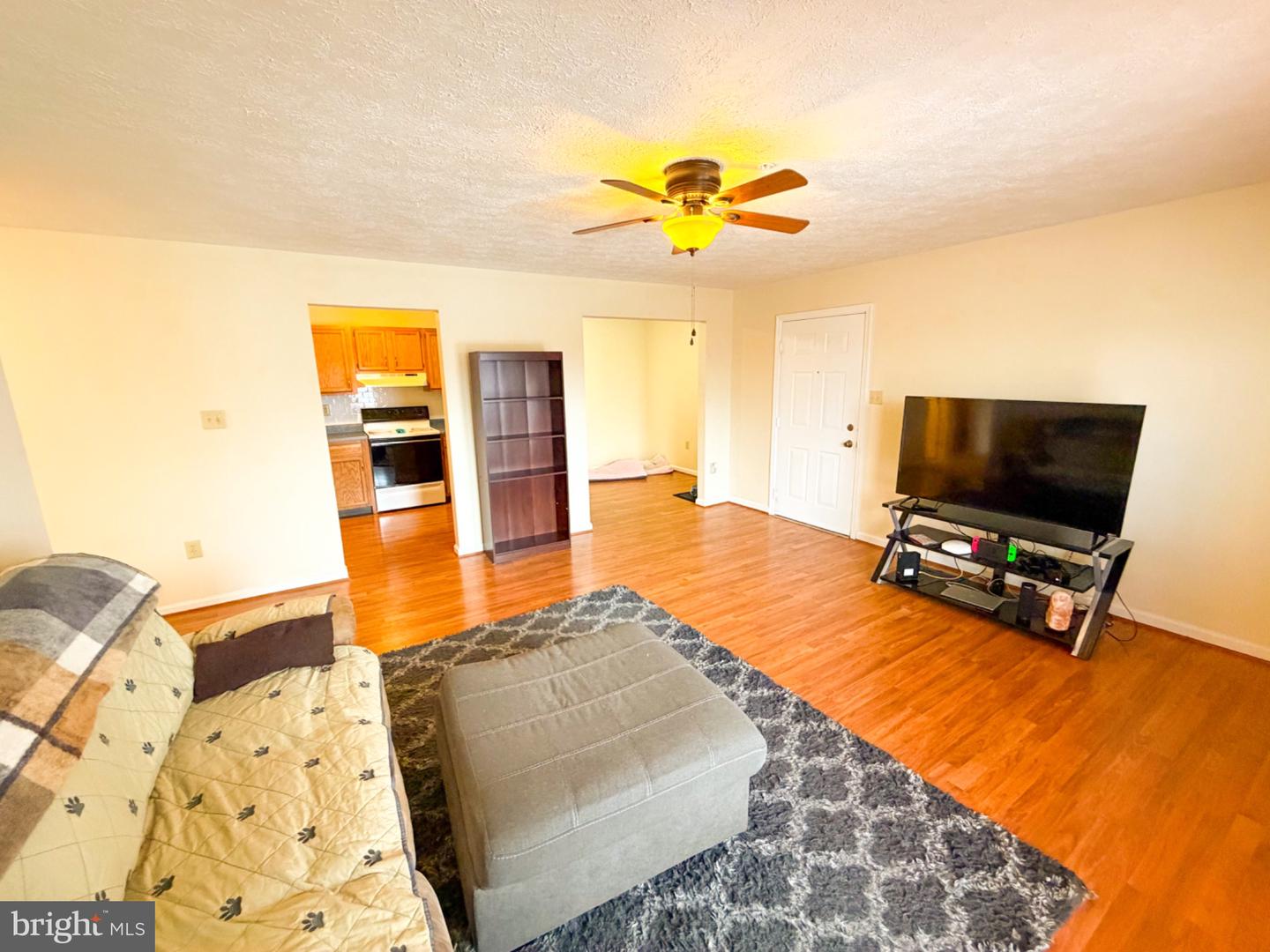 1292 OX RD #F-9, WOODSTOCK, Virginia 22664, 2 Bedrooms Bedrooms, 7 Rooms Rooms,2 BathroomsBathrooms,Residential,For sale,1292 OX RD #F-9,VASH2013452 MLS # VASH2013452