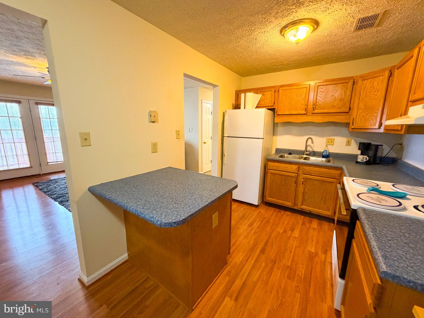 1292 OX RD #F-9, WOODSTOCK, Virginia 22664, 2 Bedrooms Bedrooms, 7 Rooms Rooms,2 BathroomsBathrooms,Residential,For sale,1292 OX RD #F-9,VASH2013452 MLS # VASH2013452