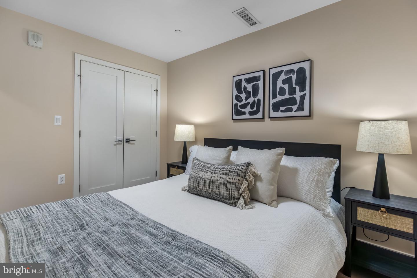 37 L ST SE #803, WASHINGTON, District Of Columbia 20003, 1 Bedroom Bedrooms, ,1 BathroomBathrooms,Residential,For sale,37 L ST SE #803,DCDC2243084 MLS # DCDC2243084 37 L ST SE #803, WASHINGTON, District Of Columbia 20003, 1 Bedroom Bedrooms, ,1 BathroomBathrooms,Residential,For sale,37 L ST SE #803,DCDC2243084 MLS # DCDC2243084