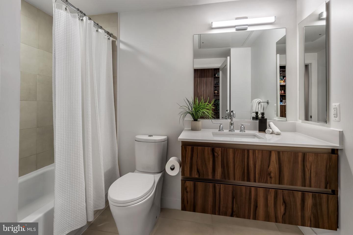 37 L ST SE #803, WASHINGTON, District Of Columbia 20003, 1 Bedroom Bedrooms, ,1 BathroomBathrooms,Residential,For sale,37 L ST SE #803,DCDC2243084 MLS # DCDC2243084 37 L ST SE #803, WASHINGTON, District Of Columbia 20003, 1 Bedroom Bedrooms, ,1 BathroomBathrooms,Residential,For sale,37 L ST SE #803,DCDC2243084 MLS # DCDC2243084