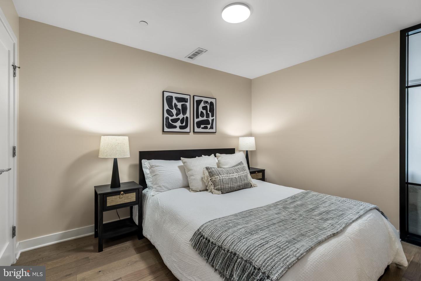 37 L ST SE #803, WASHINGTON, District Of Columbia 20003, 1 Bedroom Bedrooms, ,1 BathroomBathrooms,Residential,For sale,37 L ST SE #803,DCDC2243084 MLS # DCDC2243084 37 L ST SE #803, WASHINGTON, District Of Columbia 20003, 1 Bedroom Bedrooms, ,1 BathroomBathrooms,Residential,For sale,37 L ST SE #803,DCDC2243084 MLS # DCDC2243084