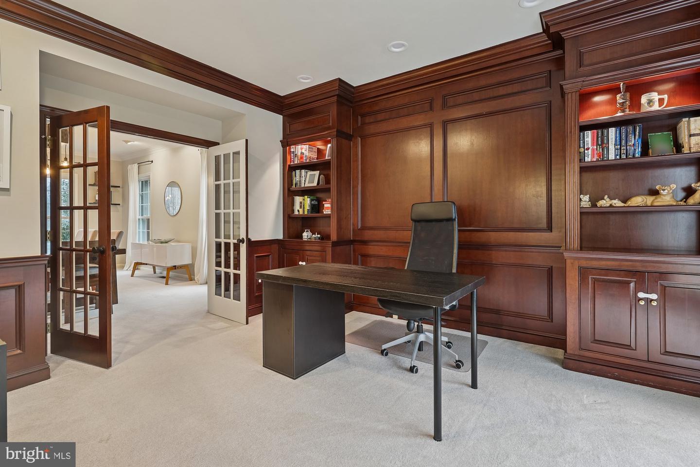 8514 OAK CHASE CIR, FAIRFAX STATION, Virginia 22039, 6 Bedrooms Bedrooms, ,4 BathroomsBathrooms,Residential,For sale,8514 OAK CHASE CIR,VAFX2287482 MLS # VAFX2287482