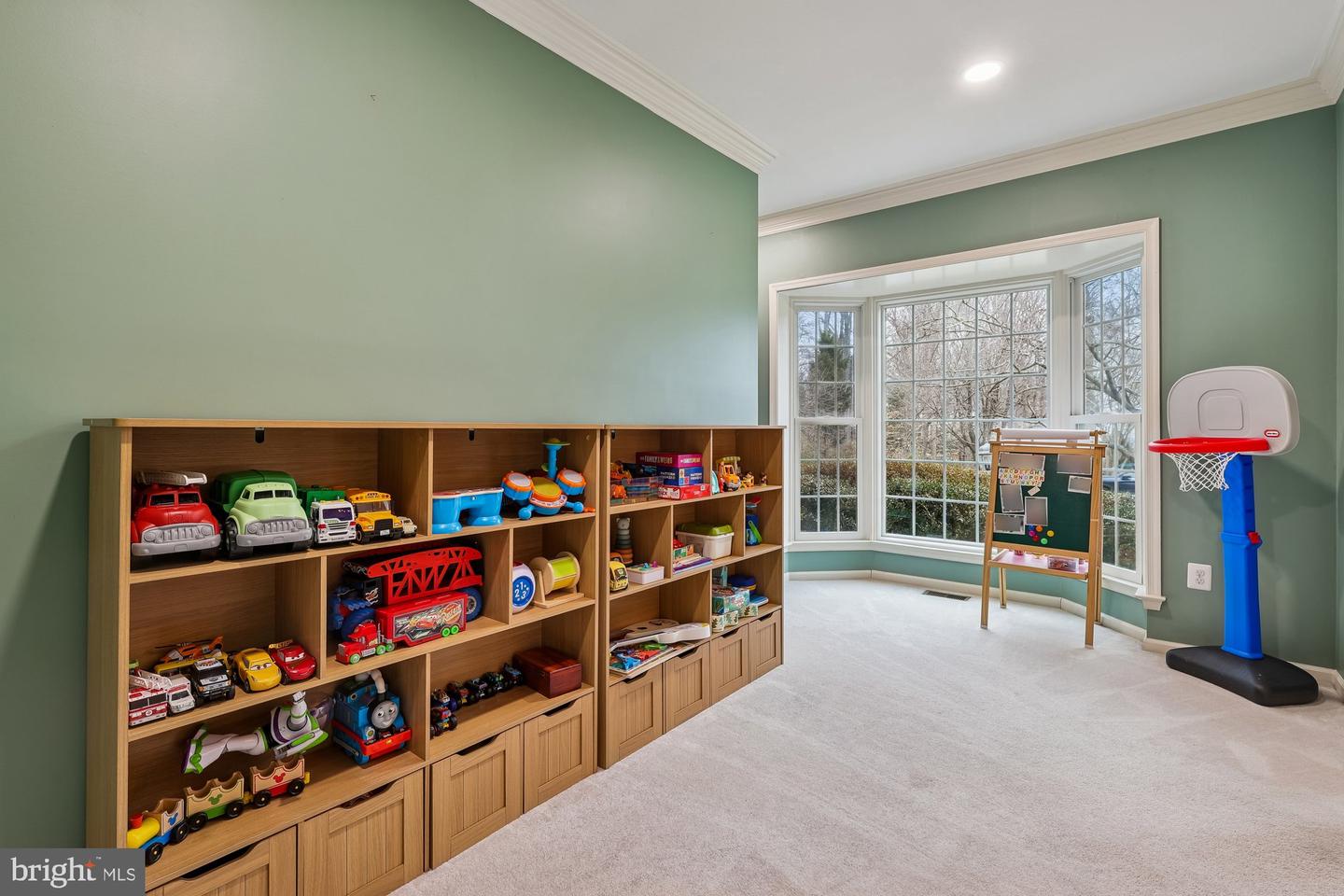 8514 OAK CHASE CIR, FAIRFAX STATION, Virginia 22039, 6 Bedrooms Bedrooms, ,4 BathroomsBathrooms,Residential,For sale,8514 OAK CHASE CIR,VAFX2287482 MLS # VAFX2287482