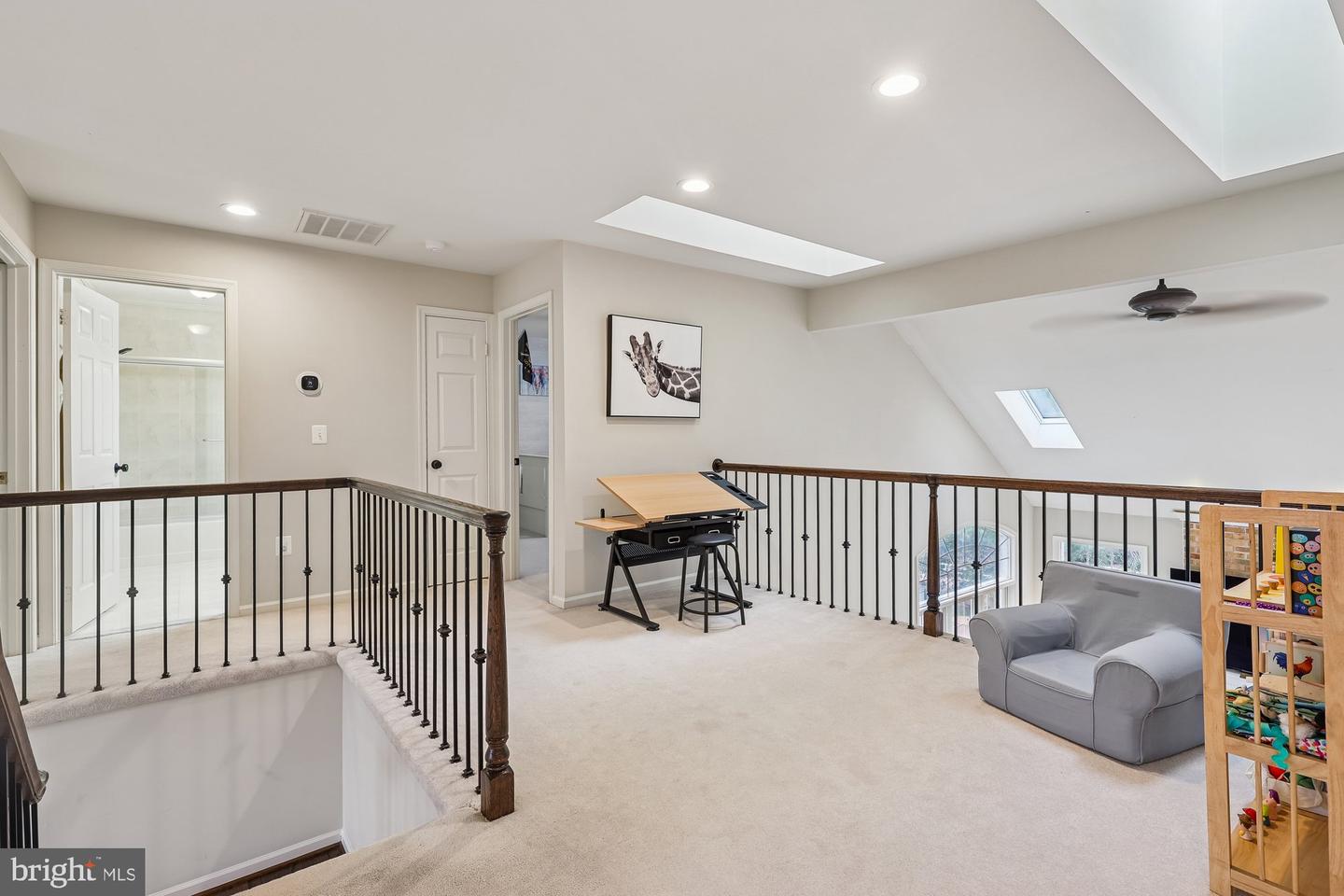 8514 OAK CHASE CIR, FAIRFAX STATION, Virginia 22039, 6 Bedrooms Bedrooms, ,4 BathroomsBathrooms,Residential,For sale,8514 OAK CHASE CIR,VAFX2287482 MLS # VAFX2287482