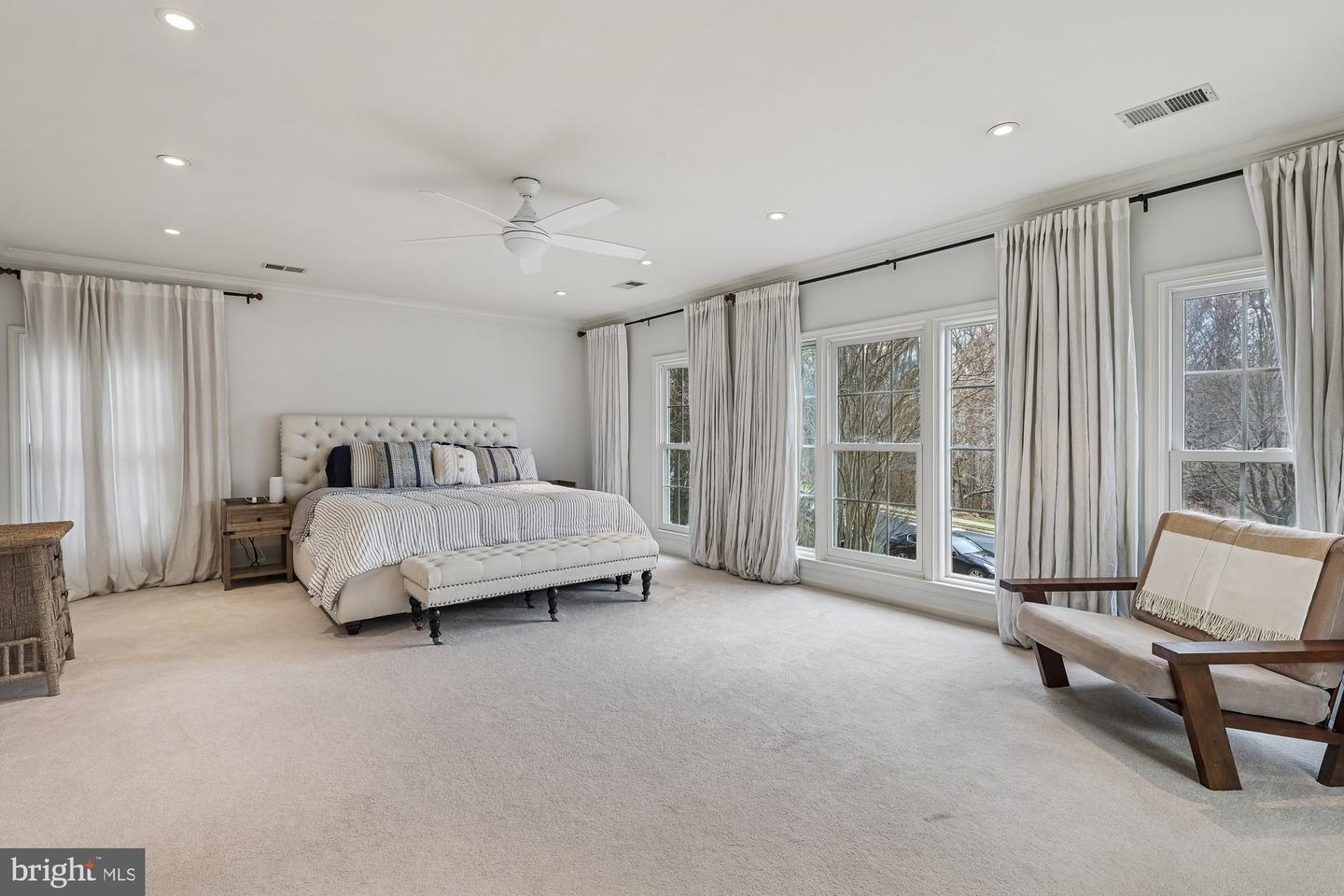 8514 OAK CHASE CIR, FAIRFAX STATION, Virginia 22039, 6 Bedrooms Bedrooms, ,4 BathroomsBathrooms,Residential,For sale,8514 OAK CHASE CIR,VAFX2287482 MLS # VAFX2287482