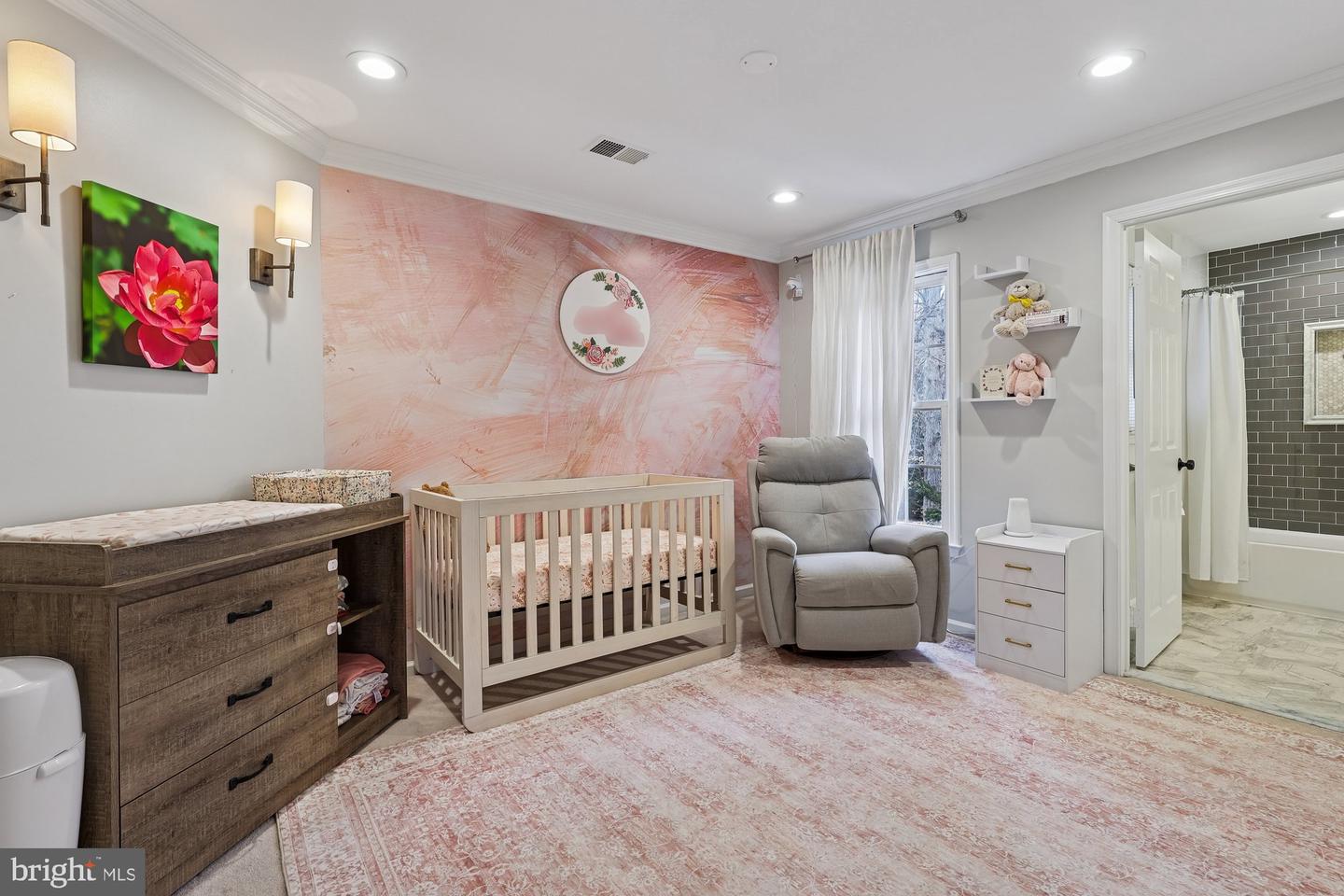 8514 OAK CHASE CIR, FAIRFAX STATION, Virginia 22039, 6 Bedrooms Bedrooms, ,4 BathroomsBathrooms,Residential,For sale,8514 OAK CHASE CIR,VAFX2287482 MLS # VAFX2287482