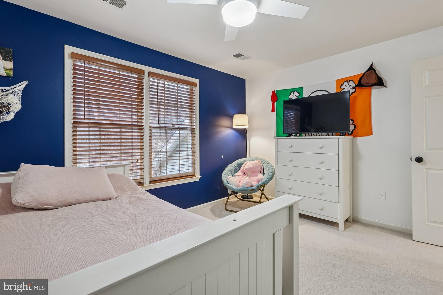 8514 OAK CHASE CIR, FAIRFAX STATION, Virginia 22039, 6 Bedrooms Bedrooms, ,4 BathroomsBathrooms,Residential,For sale,8514 OAK CHASE CIR,VAFX2287482 MLS # VAFX2287482