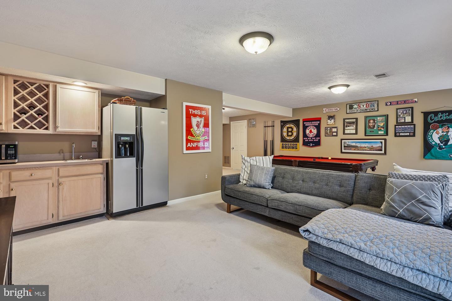 8514 OAK CHASE CIR, FAIRFAX STATION, Virginia 22039, 6 Bedrooms Bedrooms, ,4 BathroomsBathrooms,Residential,For sale,8514 OAK CHASE CIR,VAFX2287482 MLS # VAFX2287482