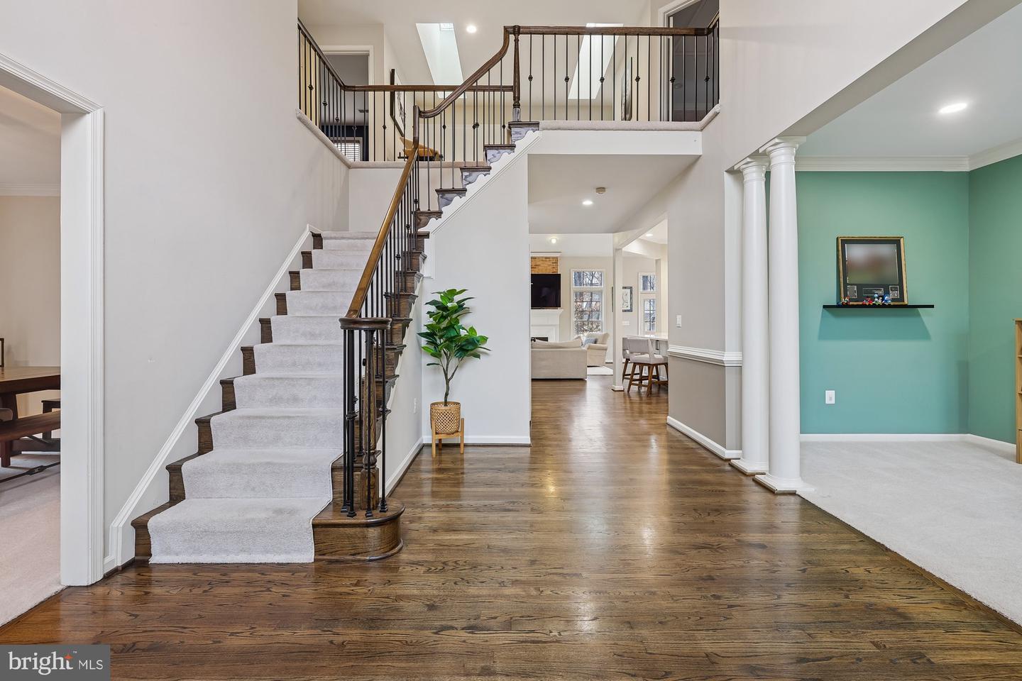 8514 OAK CHASE CIR, FAIRFAX STATION, Virginia 22039, 6 Bedrooms Bedrooms, ,4 BathroomsBathrooms,Residential,For sale,8514 OAK CHASE CIR,VAFX2287482 MLS # VAFX2287482