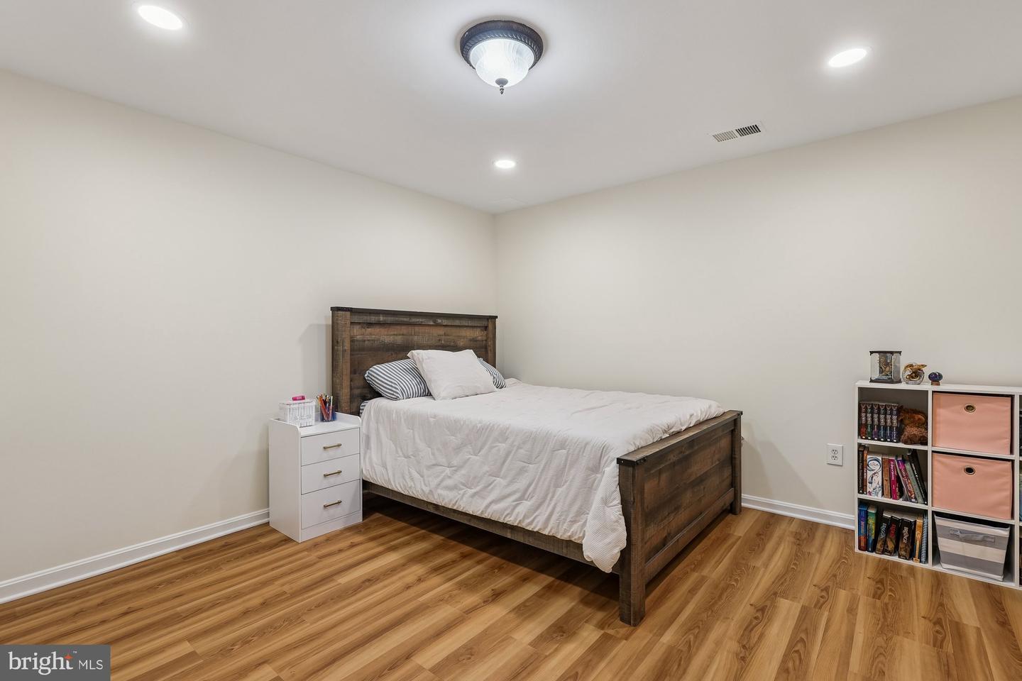 8514 OAK CHASE CIR, FAIRFAX STATION, Virginia 22039, 6 Bedrooms Bedrooms, ,4 BathroomsBathrooms,Residential,For sale,8514 OAK CHASE CIR,VAFX2287482 MLS # VAFX2287482