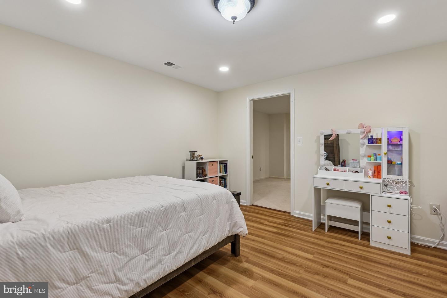 8514 OAK CHASE CIR, FAIRFAX STATION, Virginia 22039, 6 Bedrooms Bedrooms, ,4 BathroomsBathrooms,Residential,For sale,8514 OAK CHASE CIR,VAFX2287482 MLS # VAFX2287482