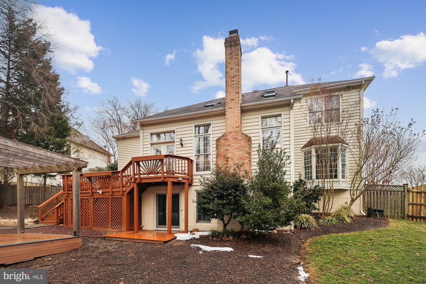 8514 OAK CHASE CIR, FAIRFAX STATION, Virginia 22039, 6 Bedrooms Bedrooms, ,4 BathroomsBathrooms,Residential,For sale,8514 OAK CHASE CIR,VAFX2287482 MLS # VAFX2287482