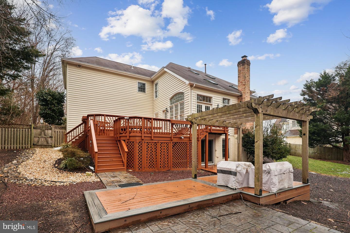 8514 OAK CHASE CIR, FAIRFAX STATION, Virginia 22039, 6 Bedrooms Bedrooms, ,4 BathroomsBathrooms,Residential,For sale,8514 OAK CHASE CIR,VAFX2287482 MLS # VAFX2287482