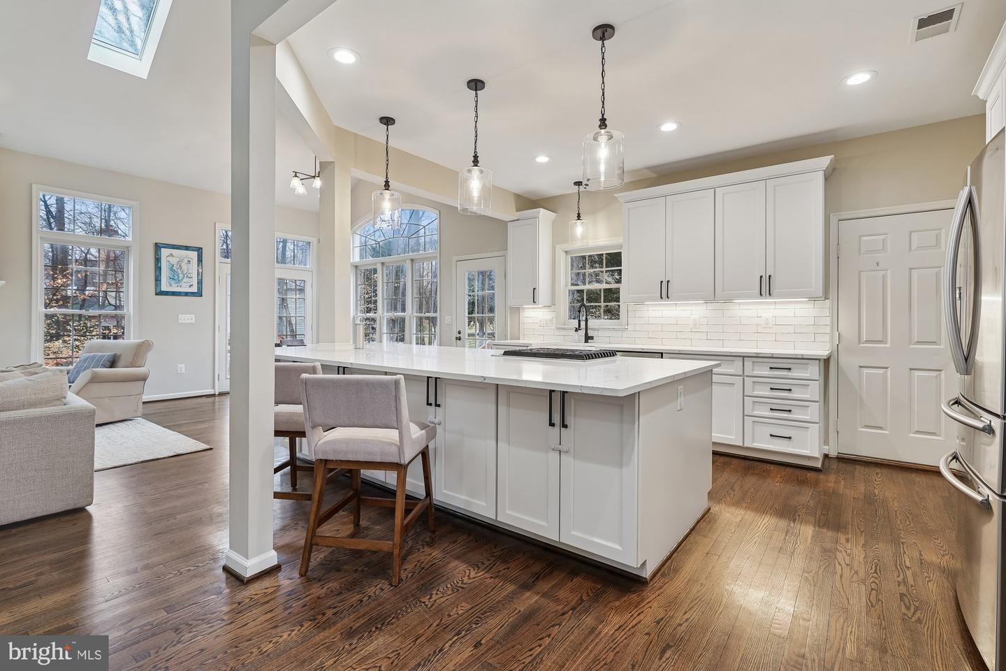 8514 OAK CHASE CIR, FAIRFAX STATION, Virginia 22039, 6 Bedrooms Bedrooms, ,4 BathroomsBathrooms,Residential,For sale,8514 OAK CHASE CIR,VAFX2287482 MLS # VAFX2287482