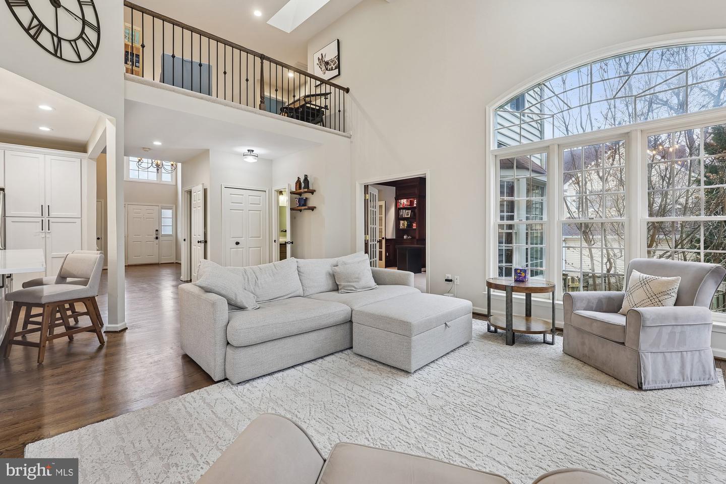 8514 OAK CHASE CIR, FAIRFAX STATION, Virginia 22039, 6 Bedrooms Bedrooms, ,4 BathroomsBathrooms,Residential,For sale,8514 OAK CHASE CIR,VAFX2287482 MLS # VAFX2287482