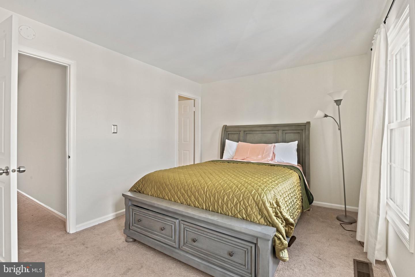 44025 ABERDEEN TER, ASHBURN, Virginia 20147, 3 Bedrooms Bedrooms, ,2 BathroomsBathrooms,Residential,For sale,44025 ABERDEEN TER,VALO2114636 MLS # VALO2114636