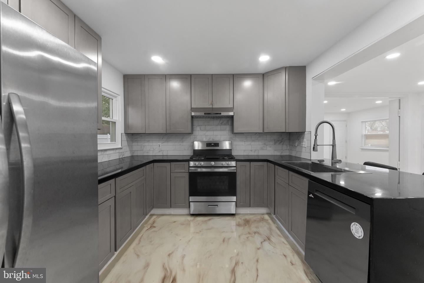 6703 CIMARRON ST, SPRINGFIELD, Virginia 22150, 3 Bedrooms Bedrooms, ,2 BathroomsBathrooms,Residential,For sale,6703 CIMARRON ST,VAFX2287568 MLS # VAFX2287568