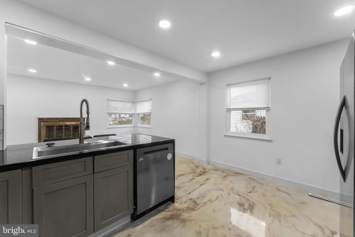 6703 CIMARRON ST, SPRINGFIELD, Virginia 22150, 3 Bedrooms Bedrooms, ,2 BathroomsBathrooms,Residential,For sale,6703 CIMARRON ST,VAFX2287568 MLS # VAFX2287568