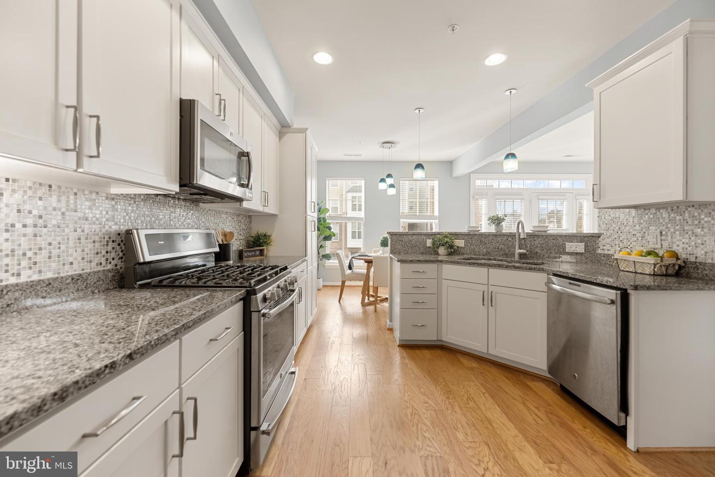 25236 ORCHARD VIEW TER, CHANTILLY, Virginia 20152, 3 Bedrooms Bedrooms, ,2 BathroomsBathrooms,Residential,For sale,25236 ORCHARD VIEW TER,VALO2114684 MLS # VALO2114684