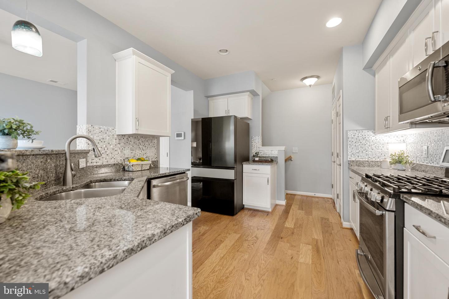 25236 ORCHARD VIEW TER, CHANTILLY, Virginia 20152, 3 Bedrooms Bedrooms, ,2 BathroomsBathrooms,Residential,For sale,25236 ORCHARD VIEW TER,VALO2114684 MLS # VALO2114684