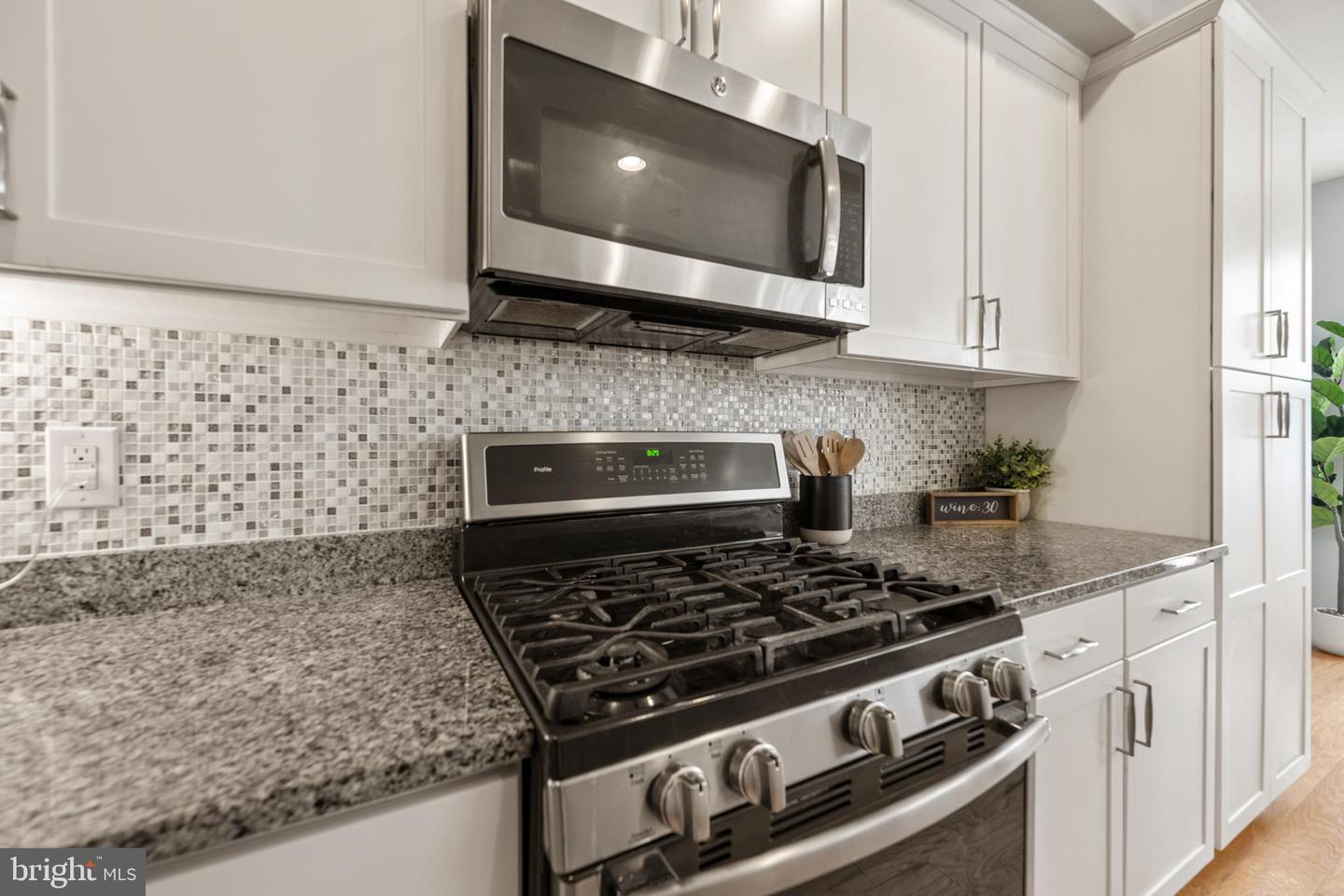 25236 ORCHARD VIEW TER, CHANTILLY, Virginia 20152, 3 Bedrooms Bedrooms, ,2 BathroomsBathrooms,Residential,For sale,25236 ORCHARD VIEW TER,VALO2114684 MLS # VALO2114684