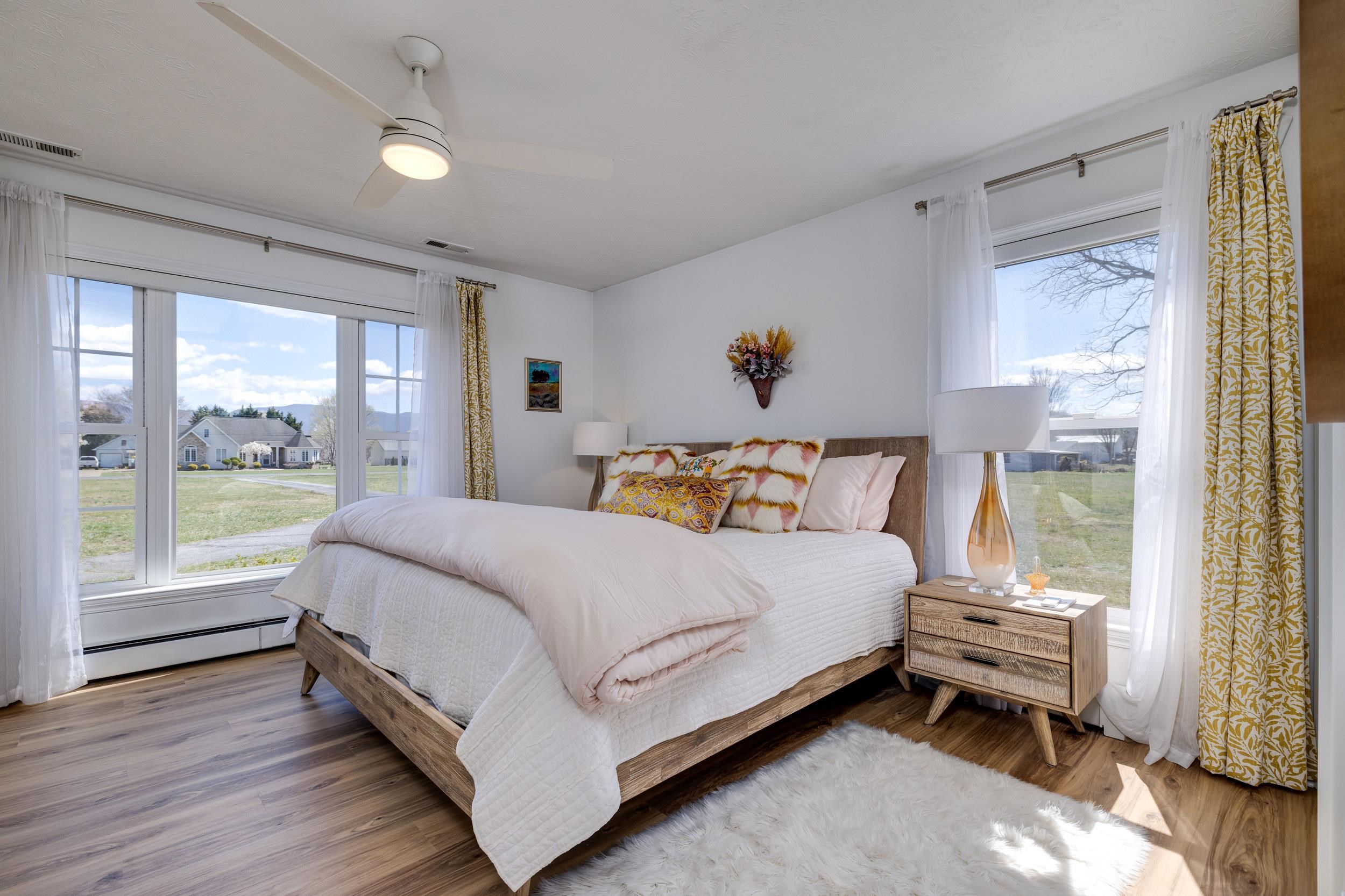 901 RIVERSIDE AVE, GROTTOES, Virginia 24441, 5 Bedrooms Bedrooms, ,3 BathroomsBathrooms,Residential,901 RIVERSIDE AVE,673685 MLS # 673685 901 RIVERSIDE AVE, GROTTOES, Virginia 24441, 5 Bedrooms Bedrooms, ,3 BathroomsBathrooms,Residential,901 RIVERSIDE AVE,673685 MLS # 673685