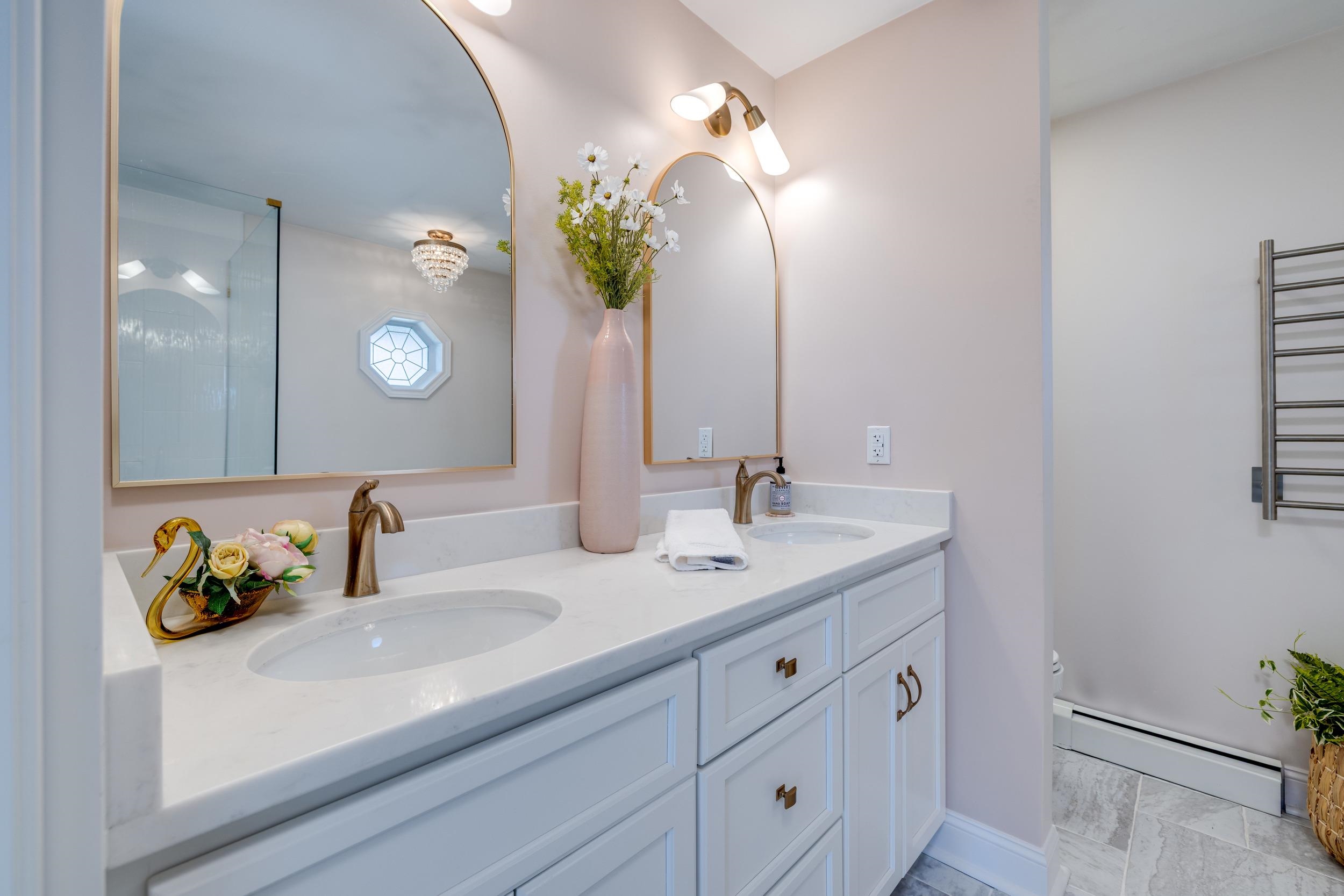 901 RIVERSIDE AVE, GROTTOES, Virginia 24441, 5 Bedrooms Bedrooms, ,3 BathroomsBathrooms,Residential,901 RIVERSIDE AVE,673685 MLS # 673685 901 RIVERSIDE AVE, GROTTOES, Virginia 24441, 5 Bedrooms Bedrooms, ,3 BathroomsBathrooms,Residential,901 RIVERSIDE AVE,673685 MLS # 673685