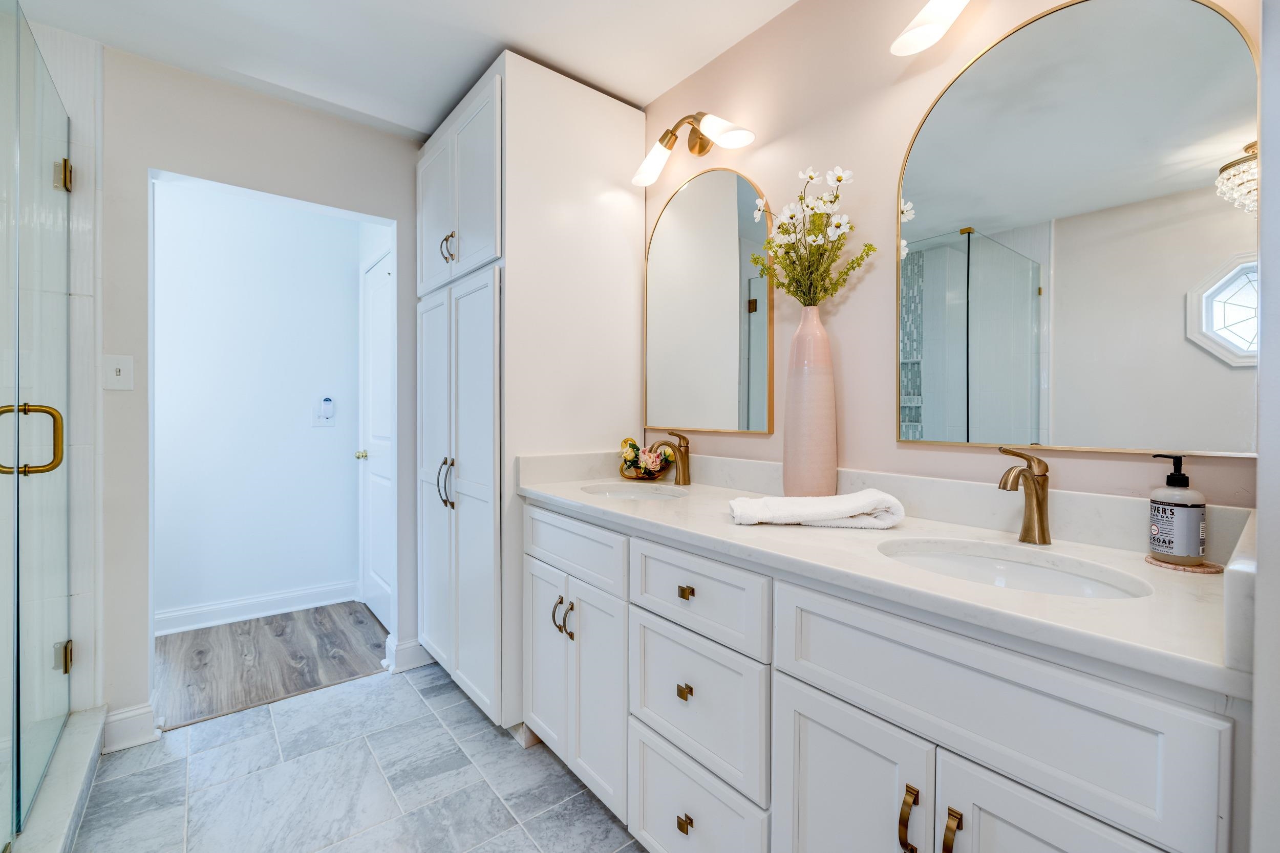 901 RIVERSIDE AVE, GROTTOES, Virginia 24441, 5 Bedrooms Bedrooms, ,3 BathroomsBathrooms,Residential,901 RIVERSIDE AVE,673685 MLS # 673685 901 RIVERSIDE AVE, GROTTOES, Virginia 24441, 5 Bedrooms Bedrooms, ,3 BathroomsBathrooms,Residential,901 RIVERSIDE AVE,673685 MLS # 673685