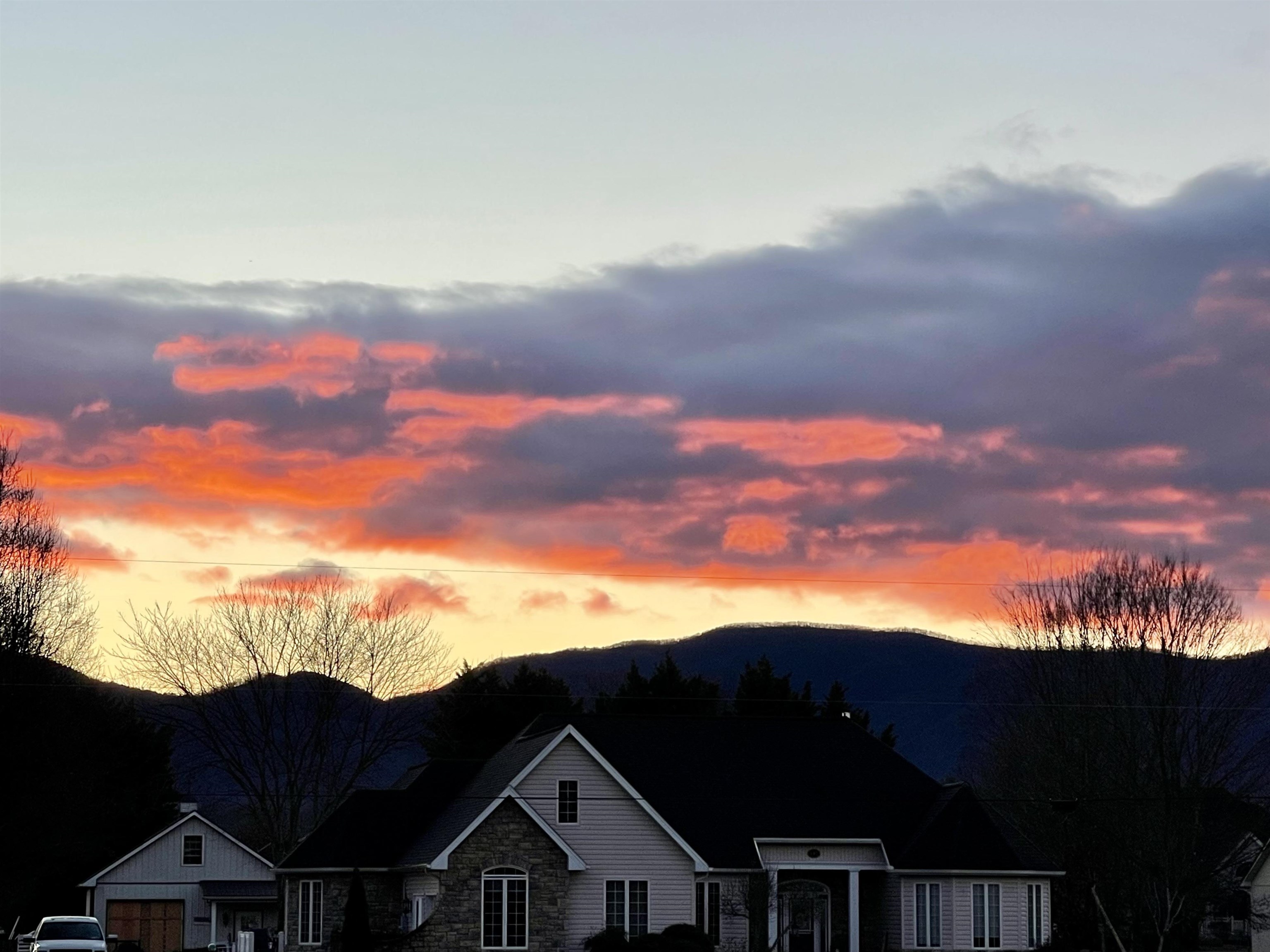 901 RIVERSIDE AVE, GROTTOES, Virginia 24441, 5 Bedrooms Bedrooms, ,3 BathroomsBathrooms,Residential,901 RIVERSIDE AVE,673685 MLS # 673685 901 RIVERSIDE AVE, GROTTOES, Virginia 24441, 5 Bedrooms Bedrooms, ,3 BathroomsBathrooms,Residential,901 RIVERSIDE AVE,673685 MLS # 673685