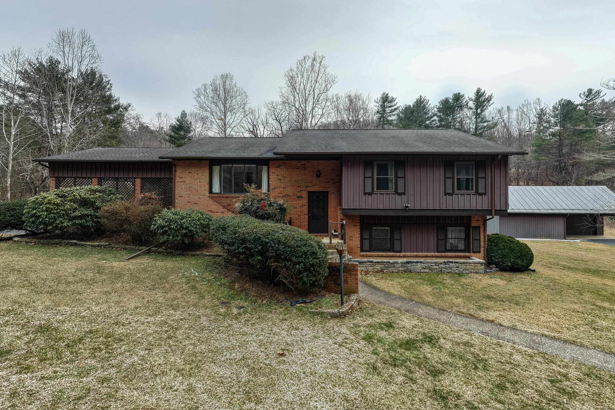 2800 ROCKY BRANCH RD, LURAY, Virginia 22835, 4 Bedrooms Bedrooms, ,3 BathroomsBathrooms,Residential,2800 ROCKY BRANCH RD,673687 MLS # 673687
