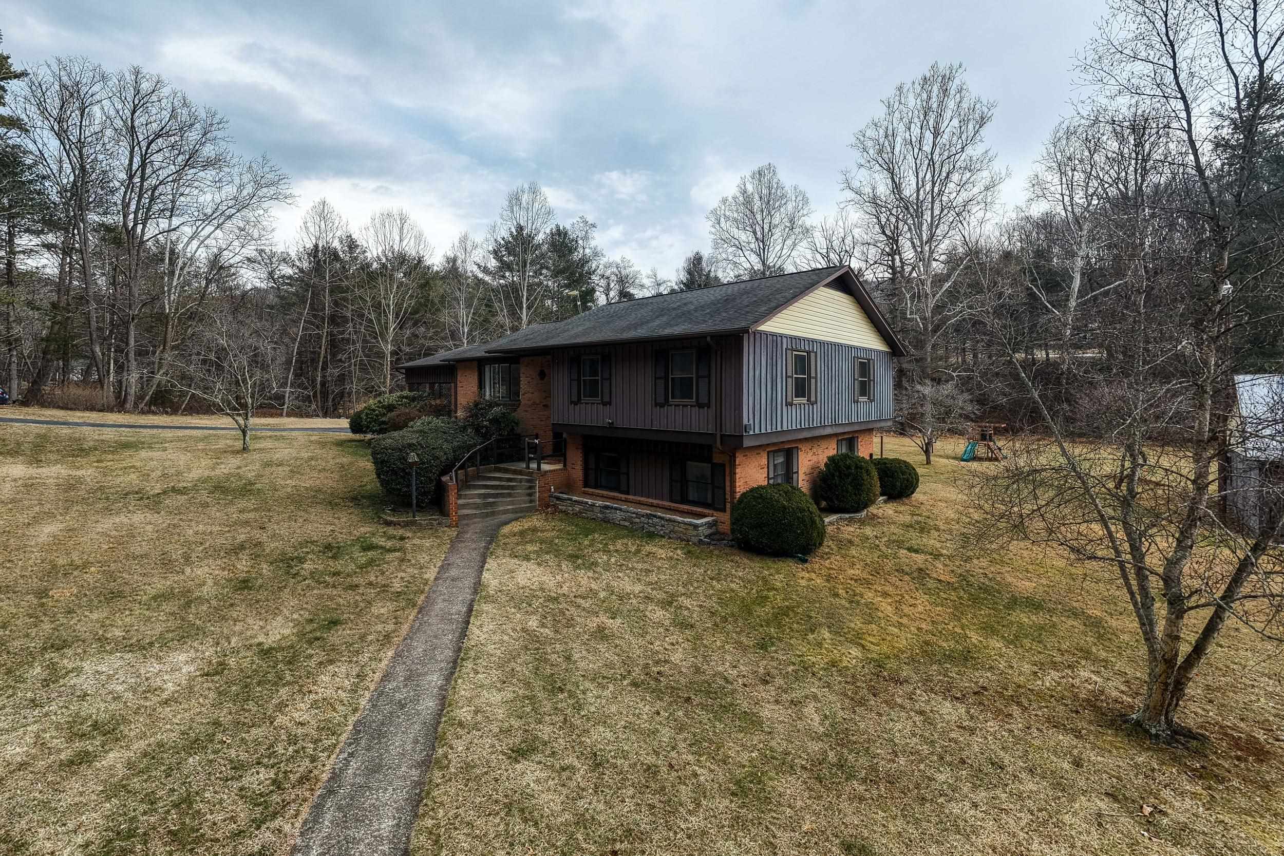 2800 ROCKY BRANCH RD, LURAY, Virginia 22835, 4 Bedrooms Bedrooms, ,3 BathroomsBathrooms,Residential,2800 ROCKY BRANCH RD,673687 MLS # 673687