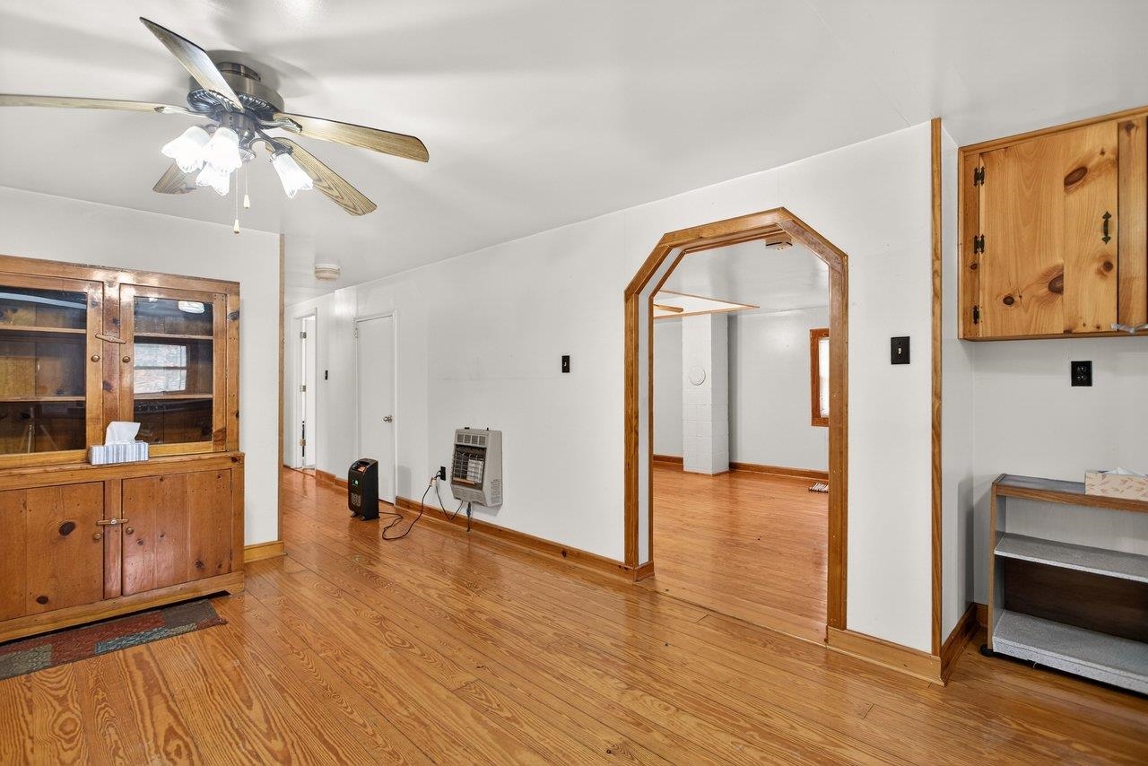 10677 ALLMAN RD, DAYTON, Virginia 22821, 3 Bedrooms Bedrooms, ,1 BathroomBathrooms,Residential,10677 ALLMAN RD,673691 MLS # 673691