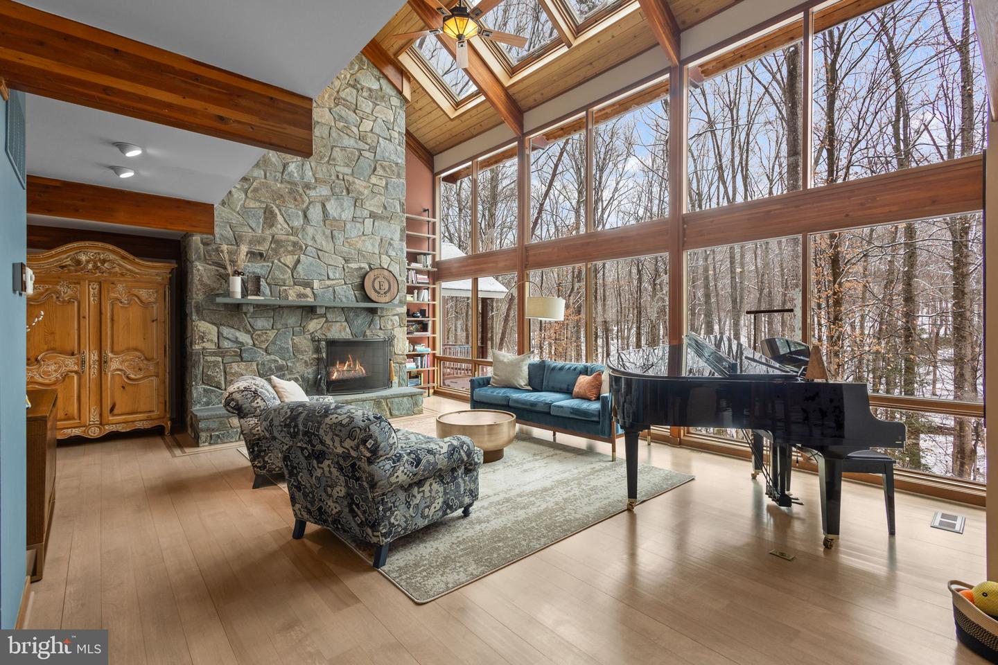 10755 RIVERSCAPE RUN, GREAT FALLS, Virginia 22066, 5 Bedrooms Bedrooms, ,4 BathroomsBathrooms,Residential,For sale,10755 RIVERSCAPE RUN,VAFX2288028 MLS # VAFX2288028 10755 RIVERSCAPE RUN, GREAT FALLS, Virginia 22066, 5 Bedrooms Bedrooms, ,4 BathroomsBathrooms,Residential,For sale,10755 RIVERSCAPE RUN,VAFX2288028 MLS # VAFX2288028