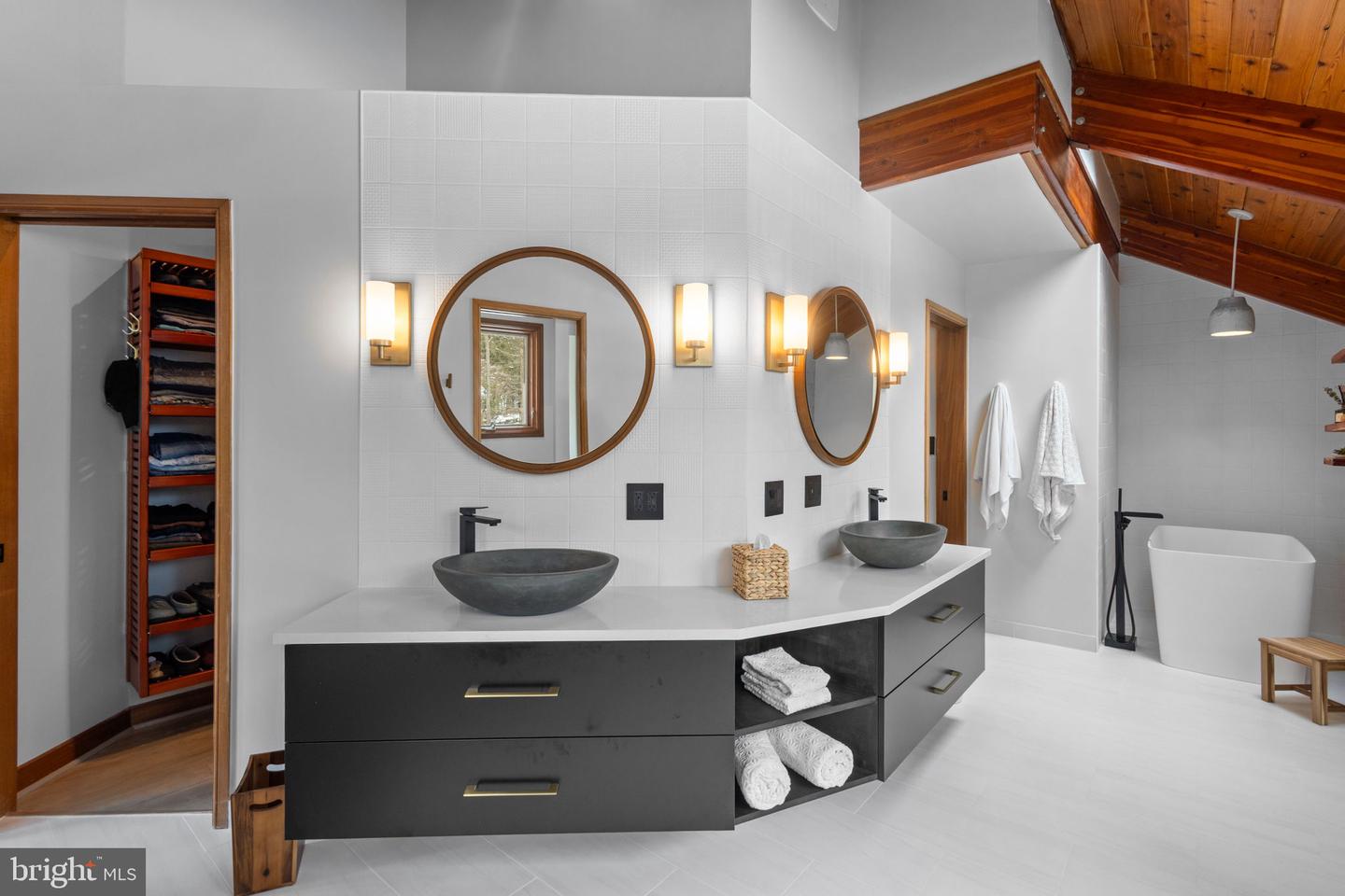 10755 RIVERSCAPE RUN, GREAT FALLS, Virginia 22066, 5 Bedrooms Bedrooms, ,4 BathroomsBathrooms,Residential,For sale,10755 RIVERSCAPE RUN,VAFX2288028 MLS # VAFX2288028 10755 RIVERSCAPE RUN, GREAT FALLS, Virginia 22066, 5 Bedrooms Bedrooms, ,4 BathroomsBathrooms,Residential,For sale,10755 RIVERSCAPE RUN,VAFX2288028 MLS # VAFX2288028